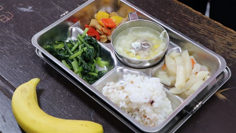 台南媽問午餐沒發水果？兒1句神回被讚翻