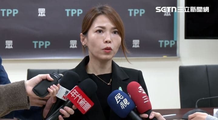 陳智菡發文宣傳「專屬折扣碼」,害柯文哲被判侵占多關3年半。(圖/翻攝自陳智菡臉書)