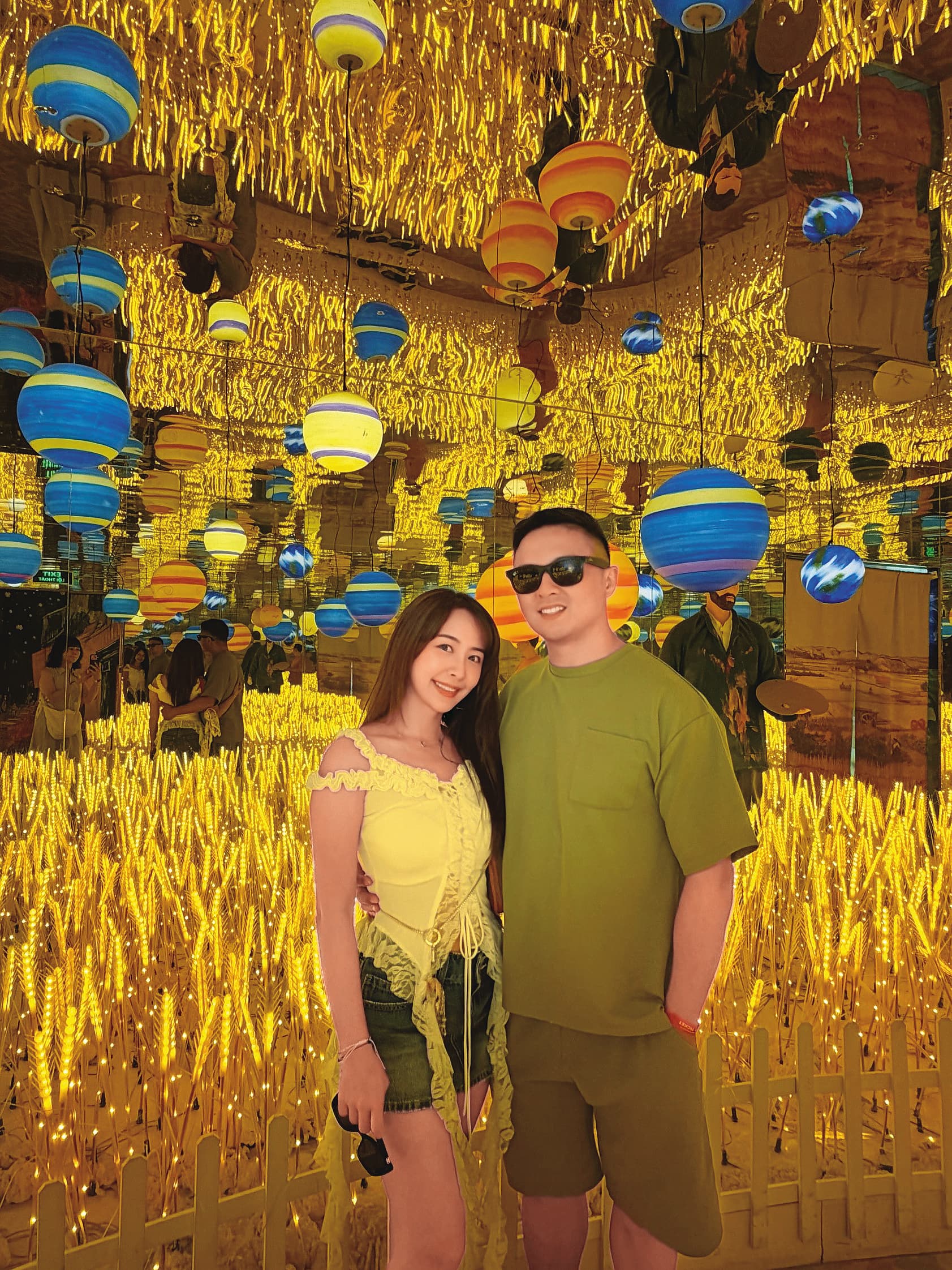 賴薇如(左)嫁給老公邱樂偉(右)後,生活幸福美滿,養狗成為夫妻間的感情潤滑劑。(翻攝自賴薇如IG)