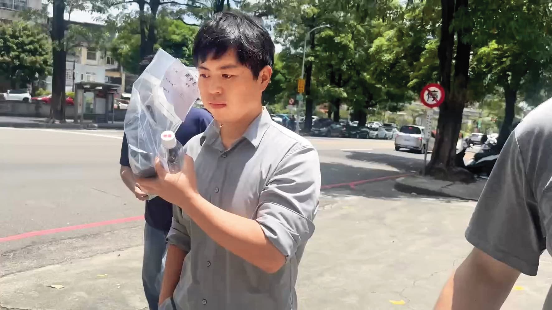 股市炒手吳金泉之子、福懋油董事長吳星澄二百萬元交保。(鄧玉瑩攝)