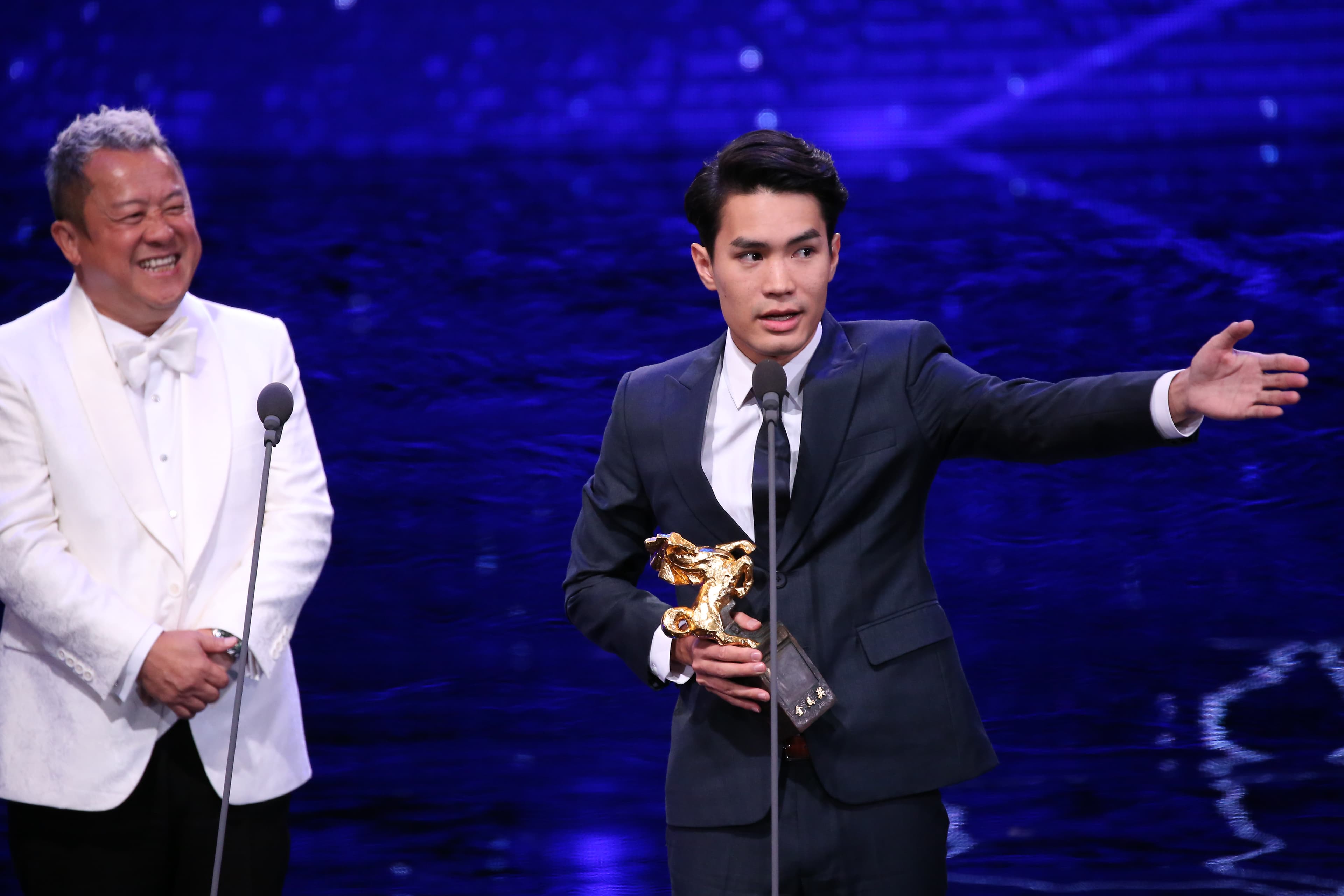 曾志偉將最佳新導演獎頒給《一念無名》的27歲導演黃進，曾志偉無償演出這部成本200萬港幣的電影。