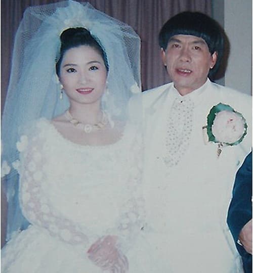 豬哥亮與第四任妻子葉瑞美結縭,生下現19歲的兒子。