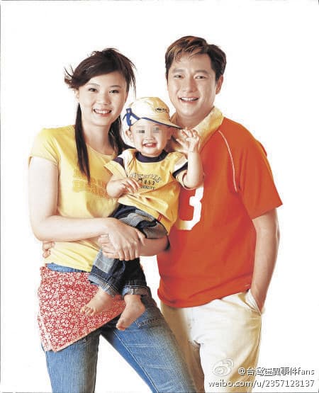 謝祖武跟老婆江婷琳透過友人介紹、進而交往並且結婚, 如今育有1子,已經到了上國中的年紀。(翻攝自網路)