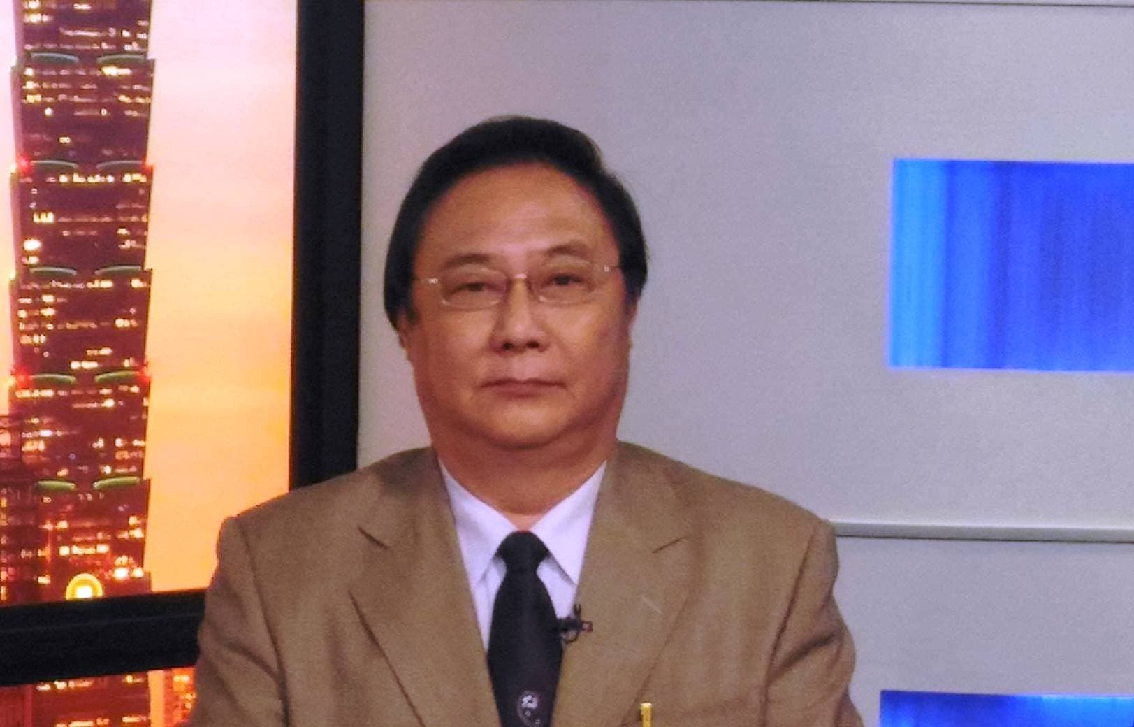 知名證券分析師王曈涉嫌在電視節目喊進、炒高股價坑殺散戶,卻由國家法扶替他律師費,根本浪費公帑。(翻攝自王瞳臉書)
