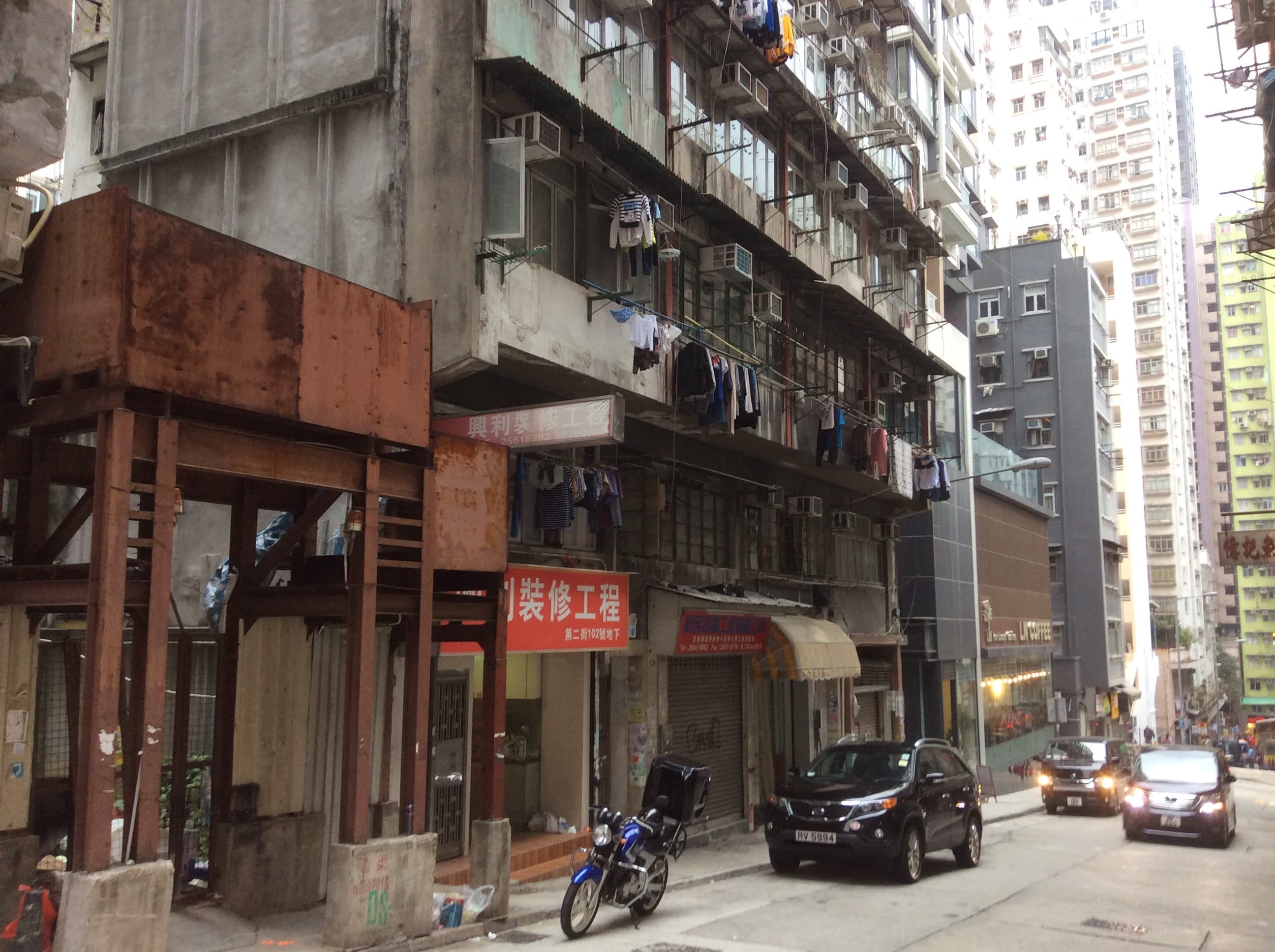 《網內人》小說取材的主要場景之一:香港西區老街。(陳浩基/攝)