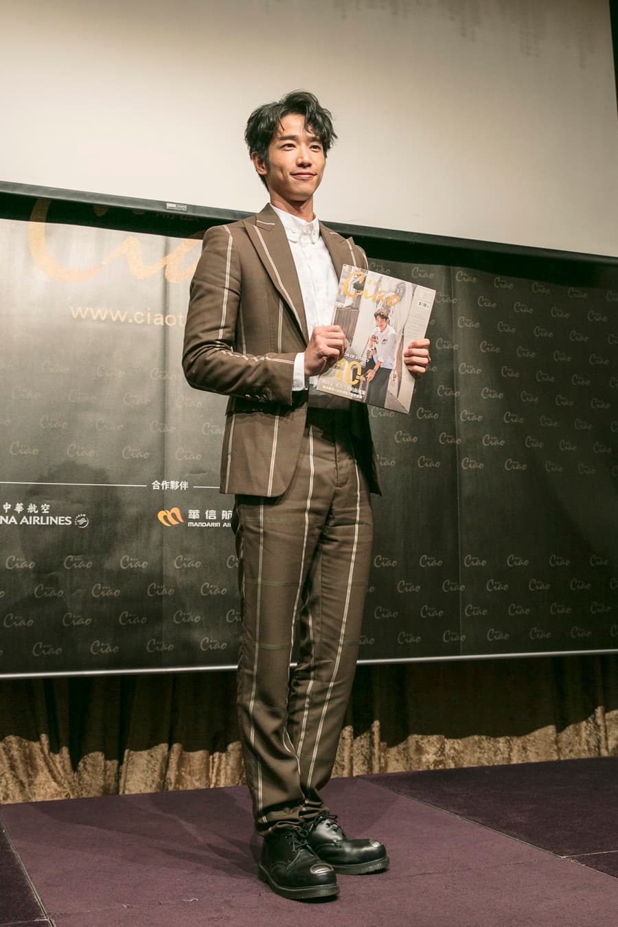 聊起澳洲行,劉以豪表示當地的紅、白酒售價便宜,可惜自身酒量不佳,幾乎一杯就倒。(Ciao潮旅提供)