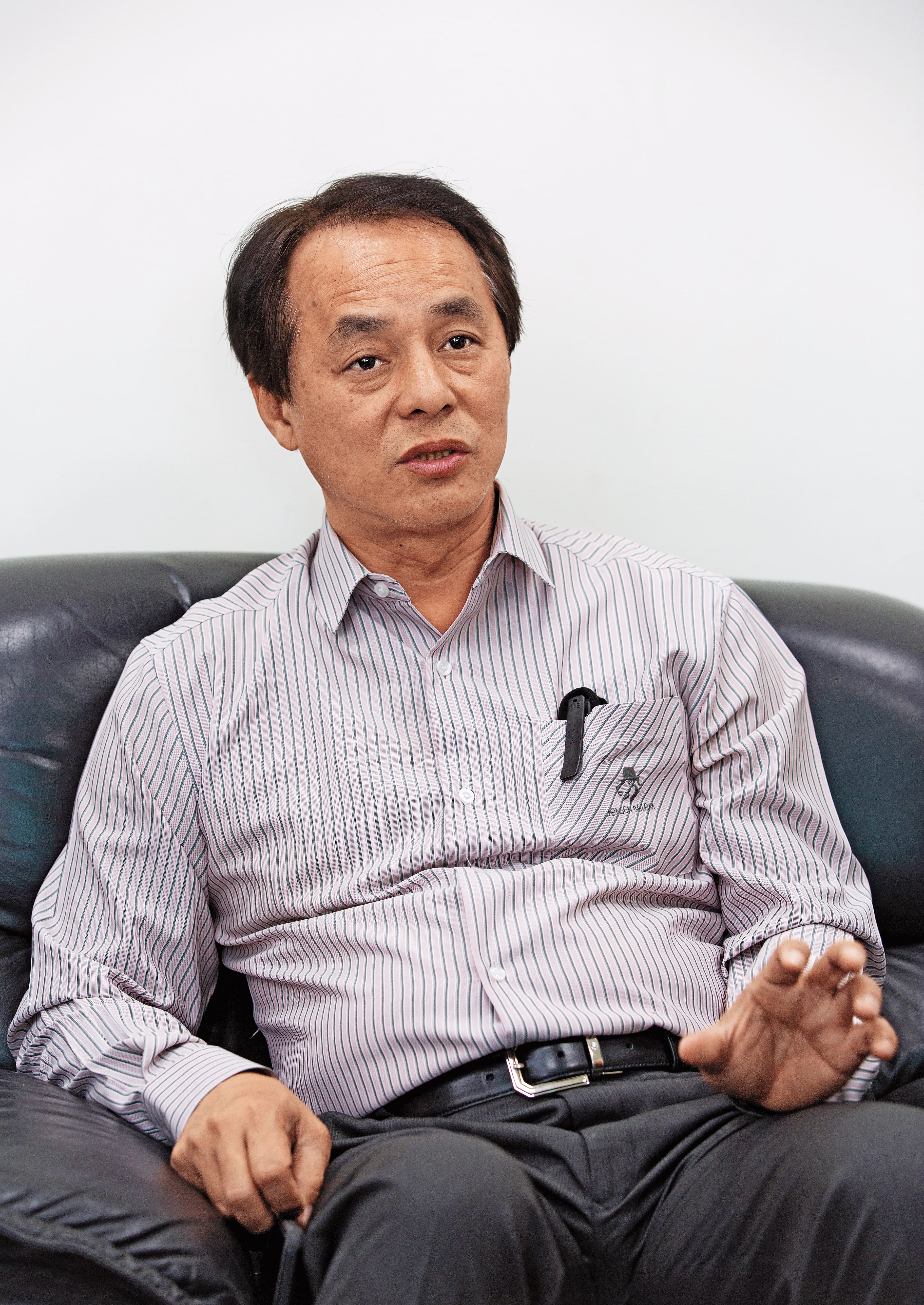 漢人鄉長許文獻認為原民傳統領域紛爭,再過100年也無法解決。