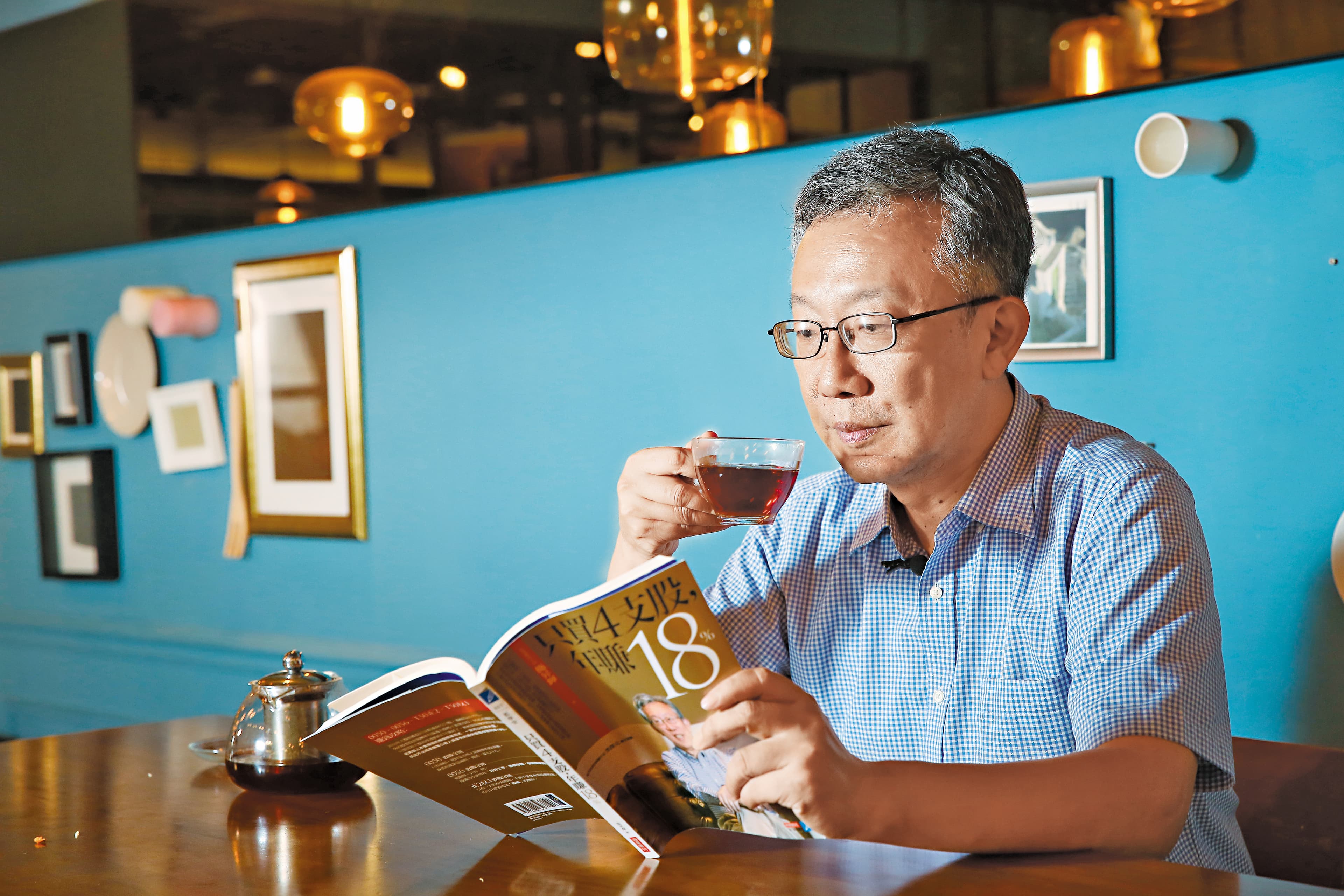 施昇輝最喜歡李小龍的經典名言:「我害怕一種踢法練過10,000次的人。」而他把這句名言運用在投資上。