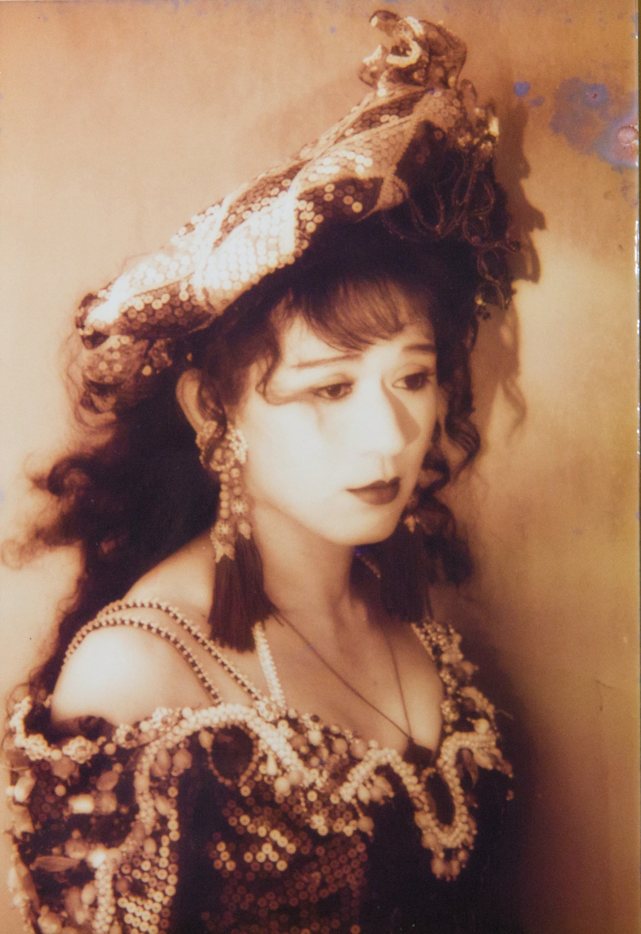 鍾玲28歲時為了表演而拍的宣傳照。再過8年,她成為母親。(鍾玲提供)