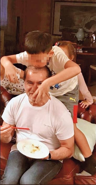 據了解,連勝武的兒子與馬塞爾(前)玩在一塊,還說要教馬塞爾中文。(翻攝路永佳Instagram)