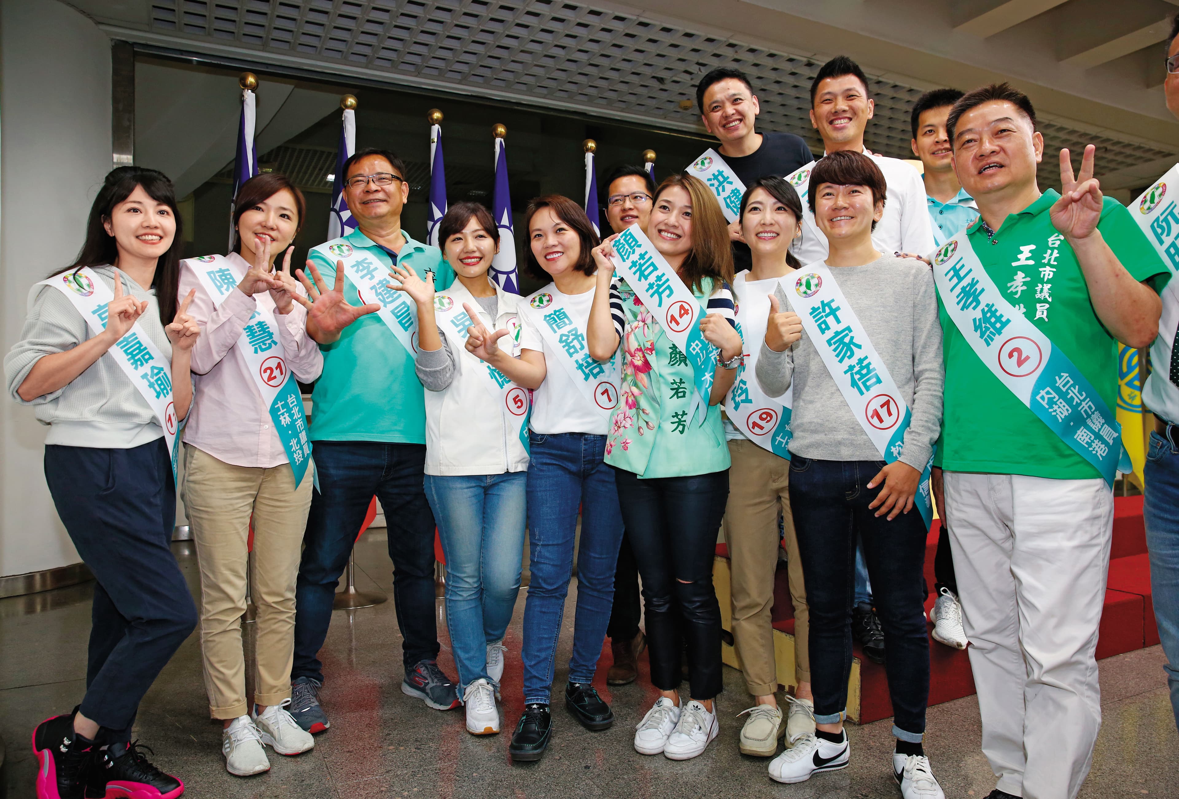 這次在港湖區以第一高票連任的友柯議員高嘉瑜,則力薦連任議員落敗、同是友柯派的王威中。