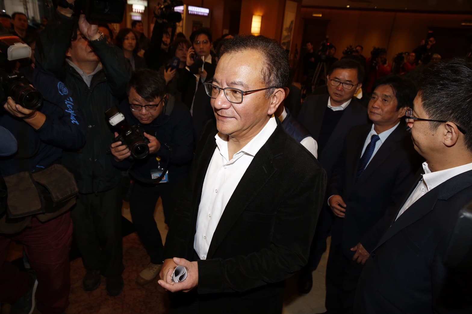 不少黨內立委到場聲援高志鵬，右起為蔡適應、吳琪銘、劉櫂豪。