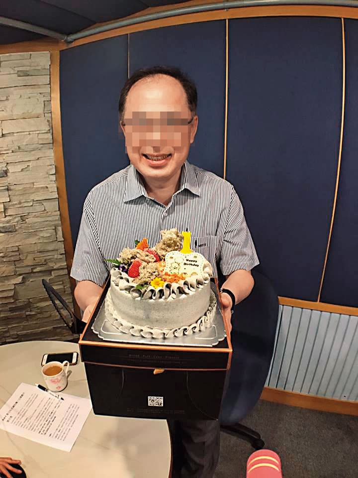 台中知名牙醫豐富與小三去摩鐵偷情被逮，和小四在佛堂做愛的影像也流出，卻反指妻子偷人。（翻攝自臉書）