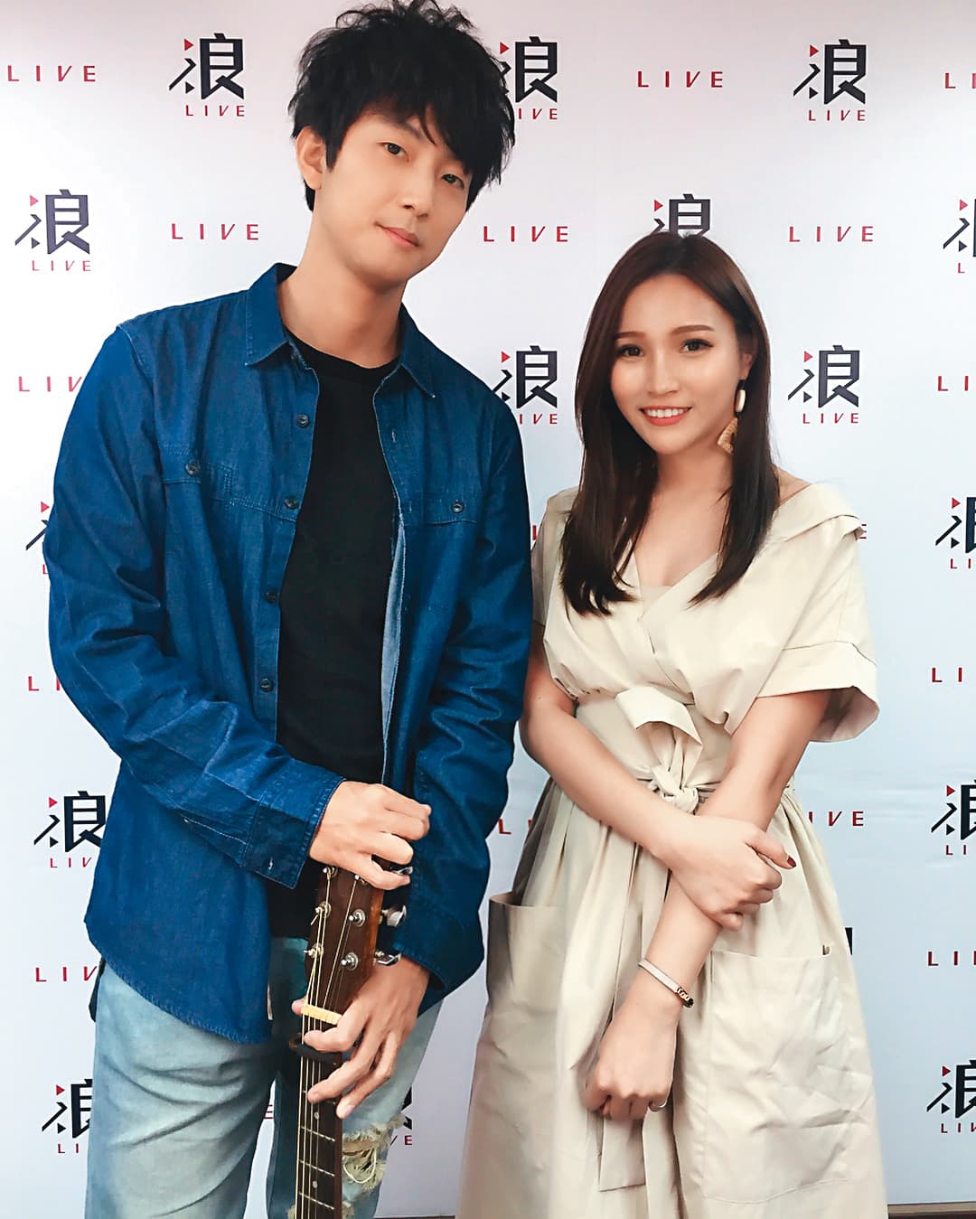 與發行單曲機會擦身5次後,劉玉婷(右)沒有失去鬥志,反而越挫越勇,甚至獲得與全才音樂人許書豪(左)合作機會。(翻攝自劉玉婷IG)