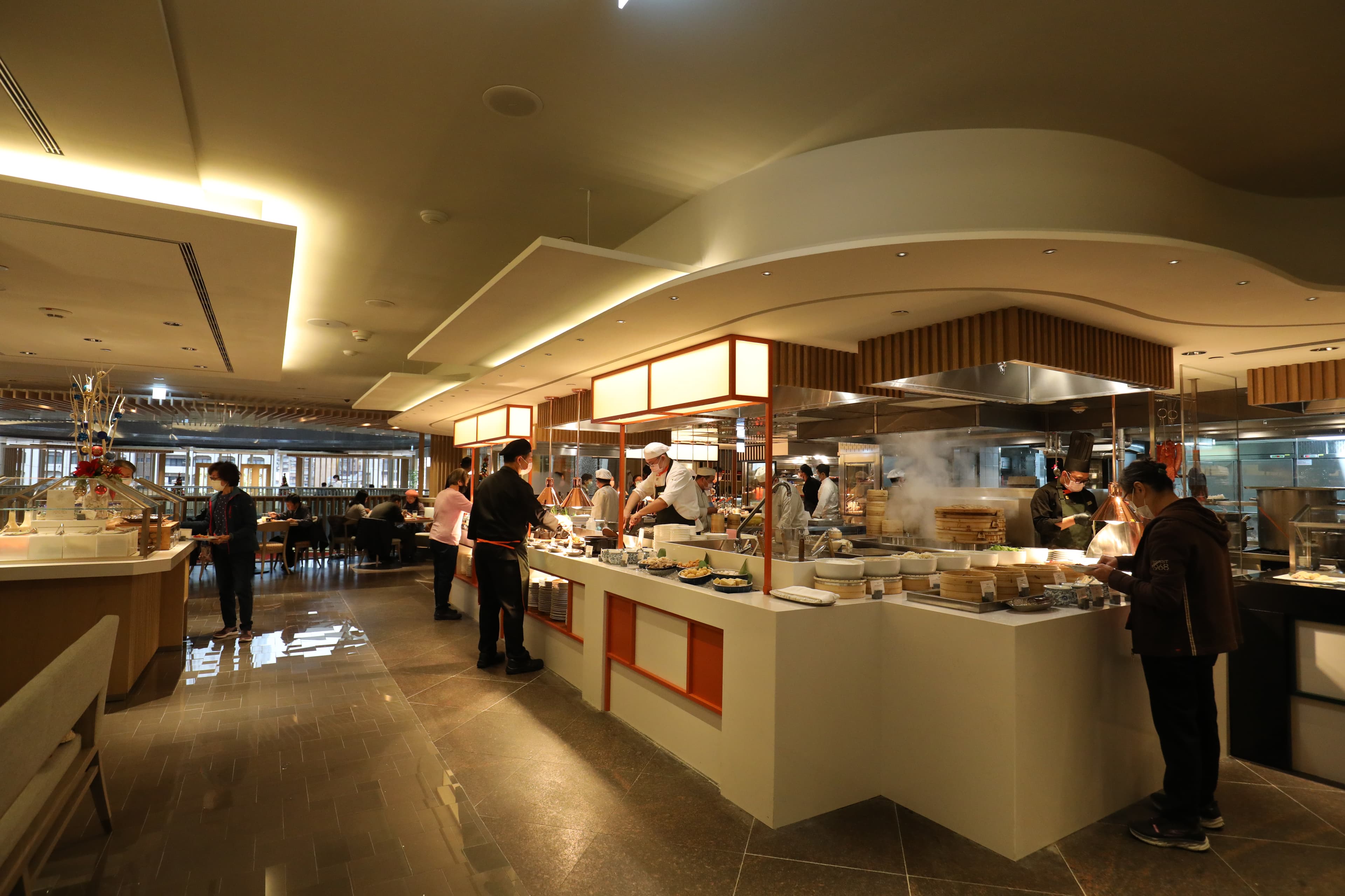 小小一個餐檯，集合了香宮與醉月樓最受歡迎的人氣料理。