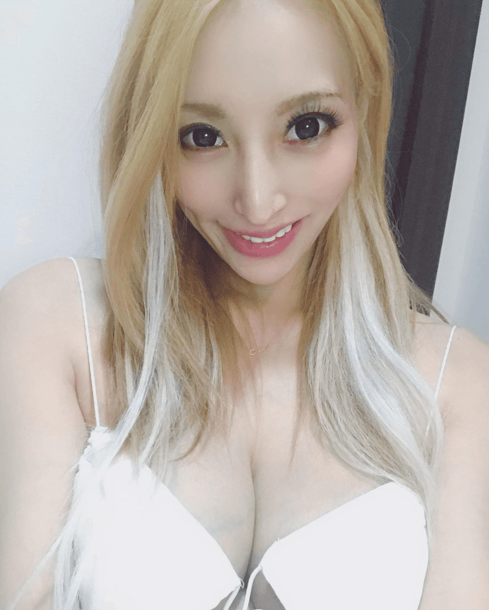 加藤紗里長相甜美,身材火辣。(翻攝自加藤紗里IG)