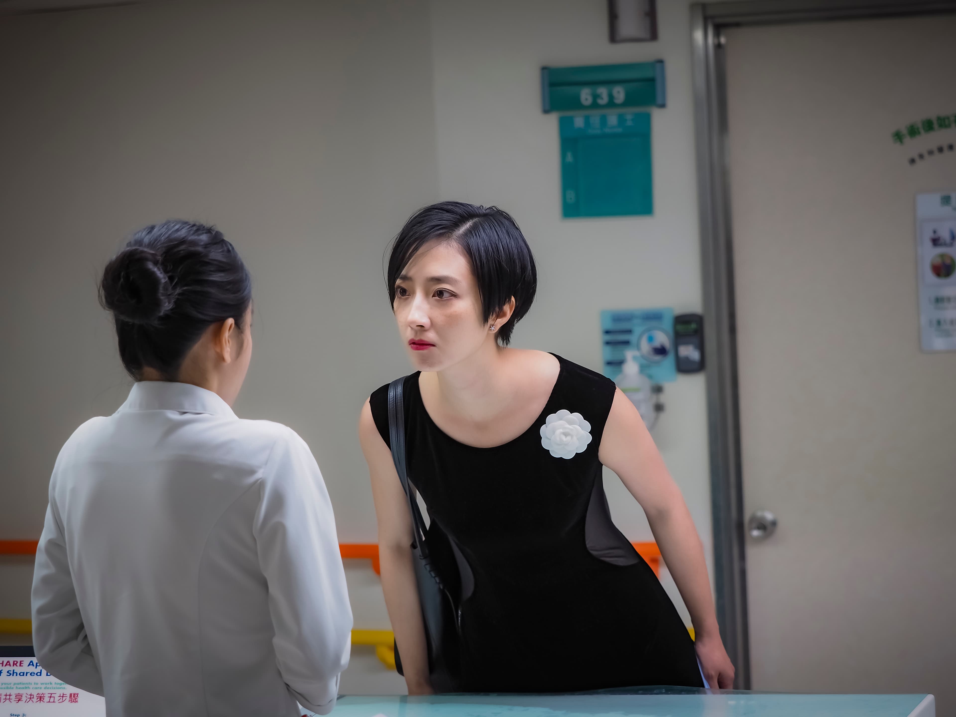桂綸鎂為了找回過世先生被截肢的腿,與醫院各個部門周旋。(甲上提供)