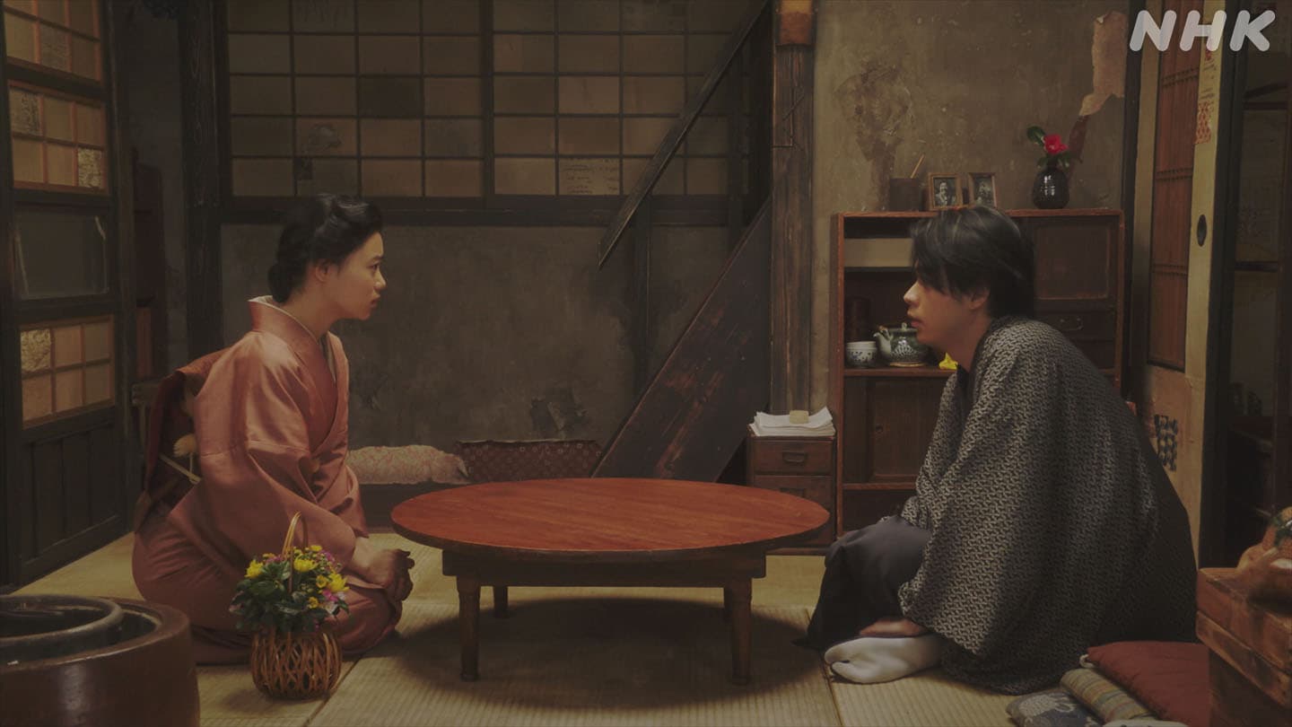 成田凌演出NHK晨間劇《小女侍》，戲中劈腿成國民渣尪、戲外感情生活也精采。（翻攝自おちょやん推特）