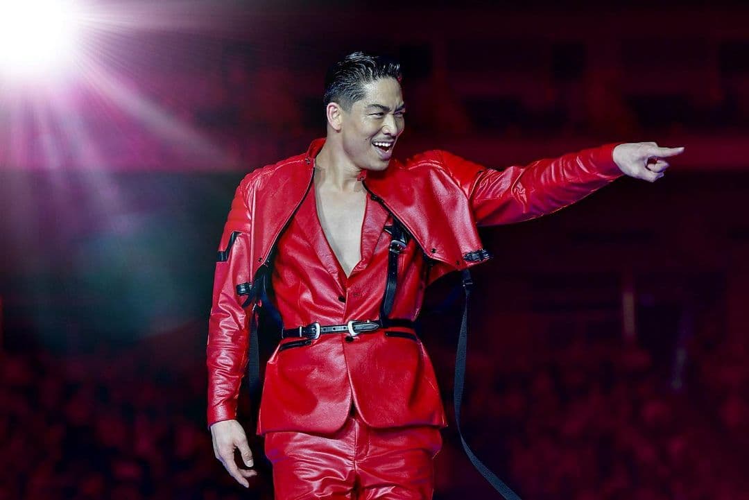 AKIRA是現任EXILE放浪兄弟隊長,他以長文發表出道20年感想。(翻攝AKIRA IG)