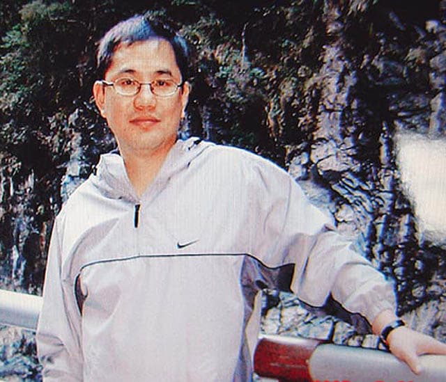 集團首腦林明樺準備偷渡出境時被捕,之後趁機服毒自盡。(翻攝畫面)