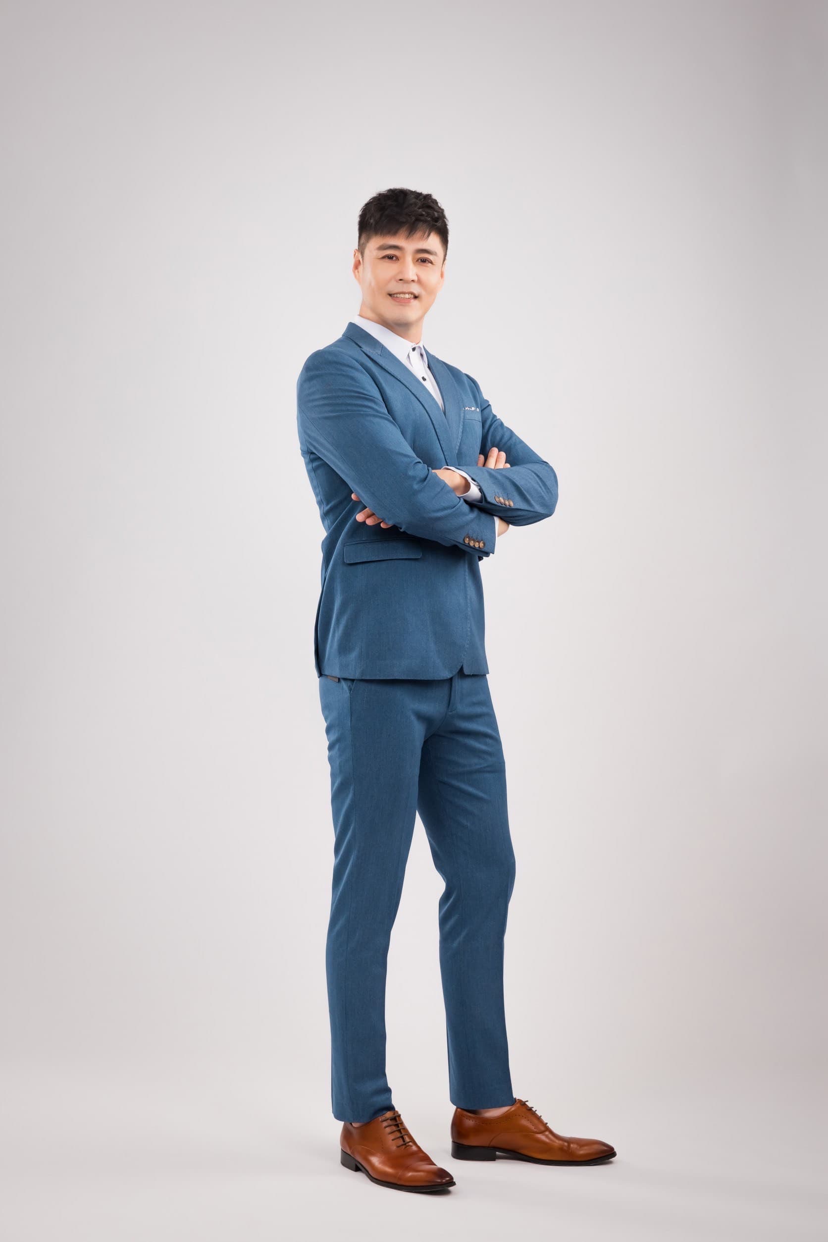 劉至翰簽約鳳凰藝能新東家，希望能重新在演藝圈出發。（劉至翰提供）