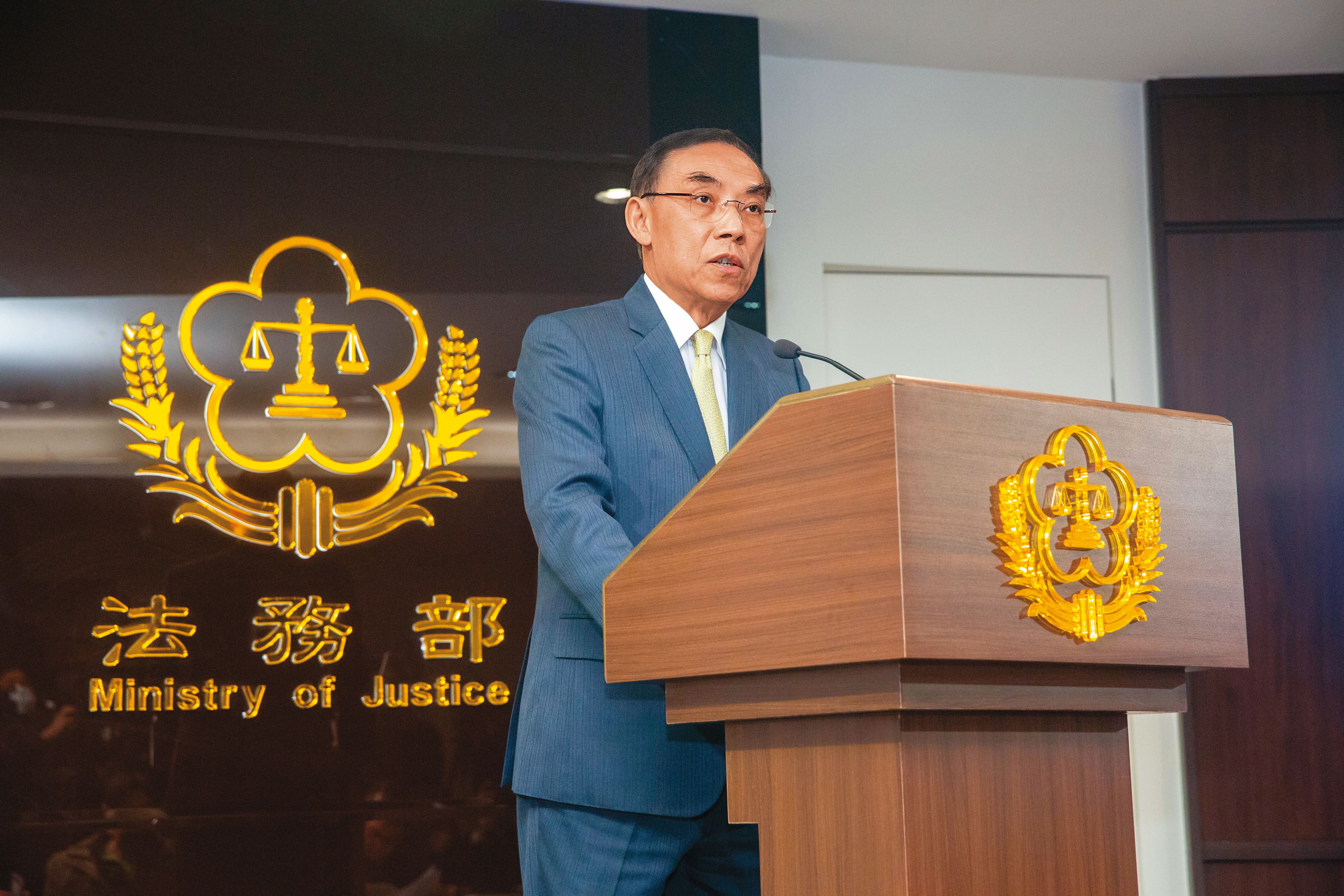 由於運送石油等禁制品至北韓涉嫌違反《資恐防制法》，法務部長蔡清祥（圖）呼籲國人嚴守規定，並要求相關單位嚴辦。