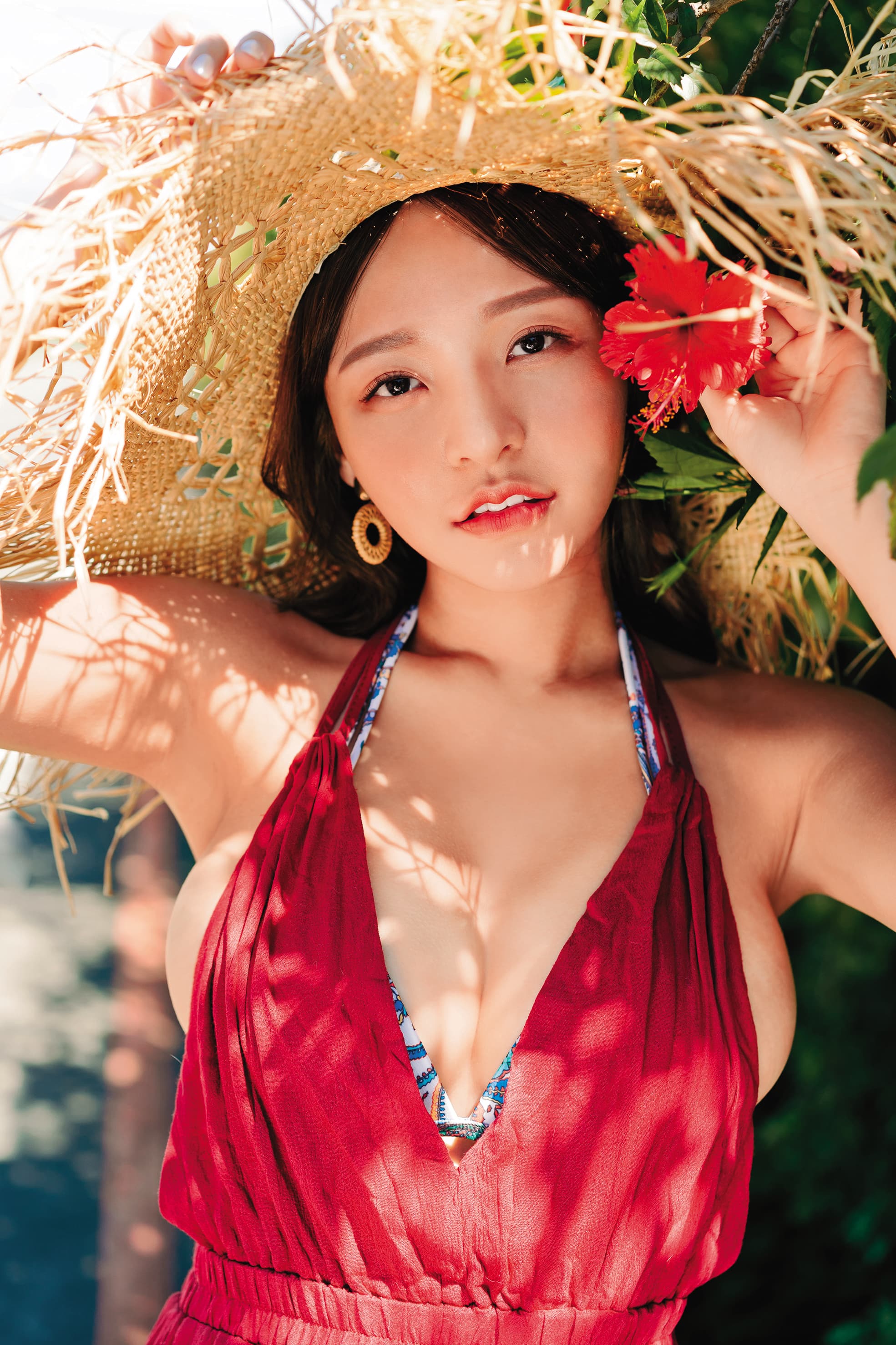 這次拍寫真,林襄再度獻出大尺度,蜜桃臀、側乳大方露。(莉奈文創提供)