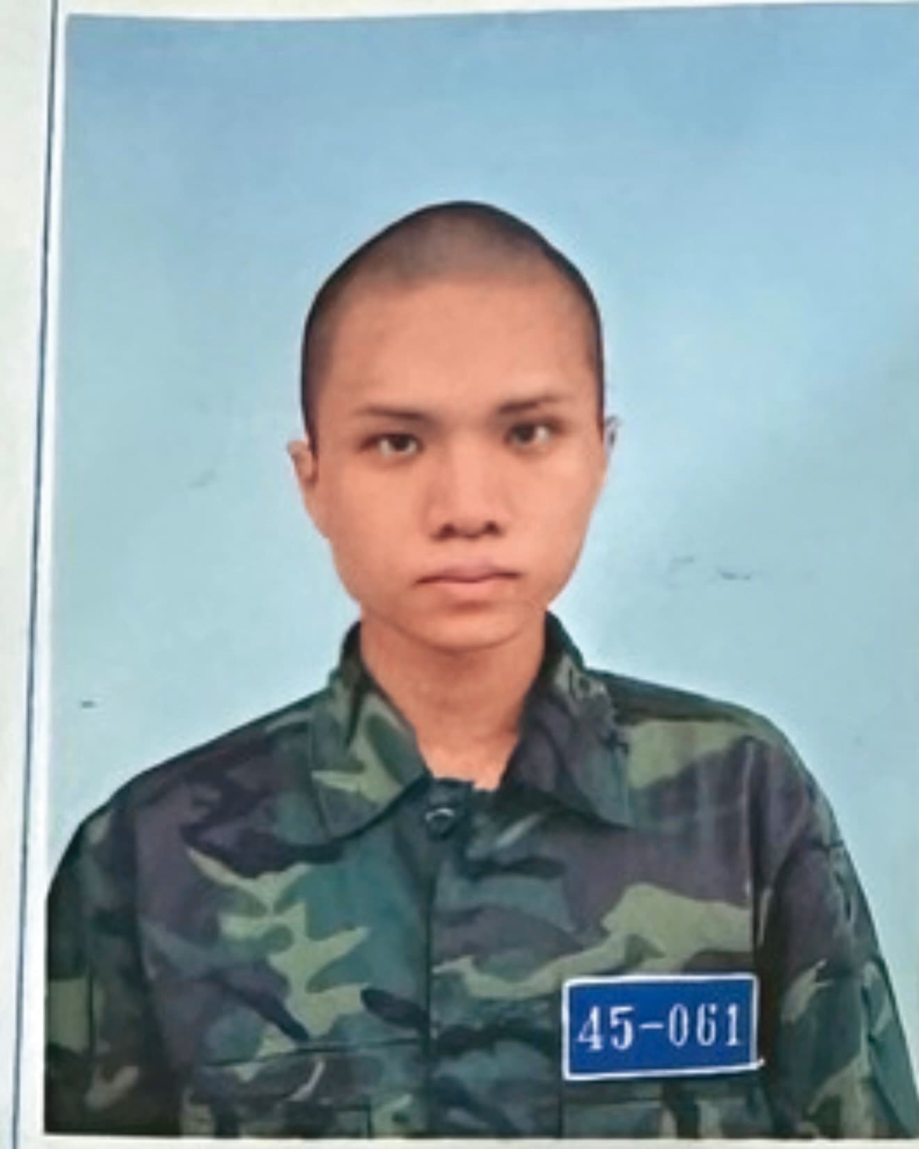 小A辣還是男兒身時從軍,竟然遭到鄰兵性騷擾。(翻攝自小A辣IG)