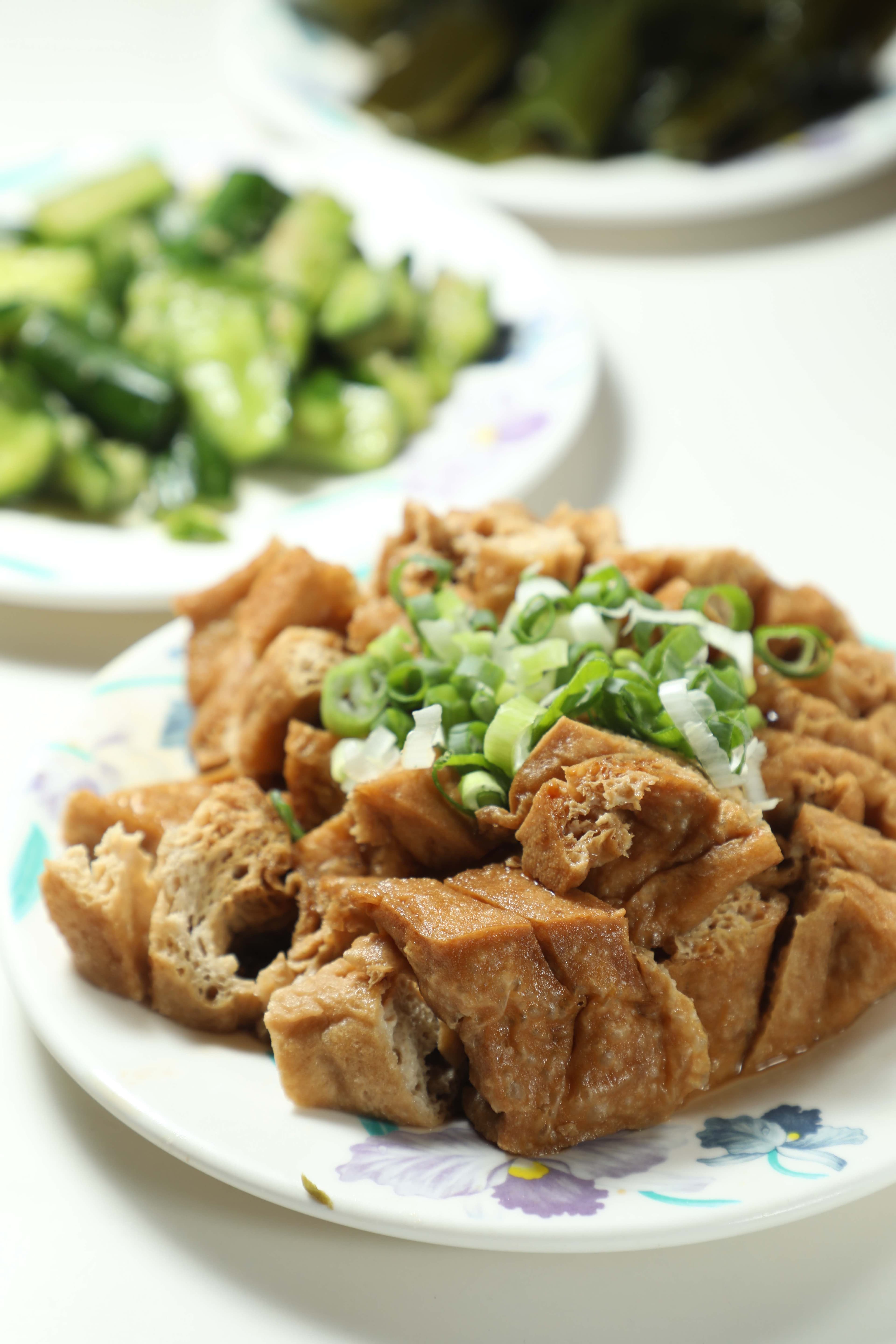 老張的「蘭花干」能同時吃到豆香與滷香,是吃牛肉麵必配的經典小菜。(45元/份)
