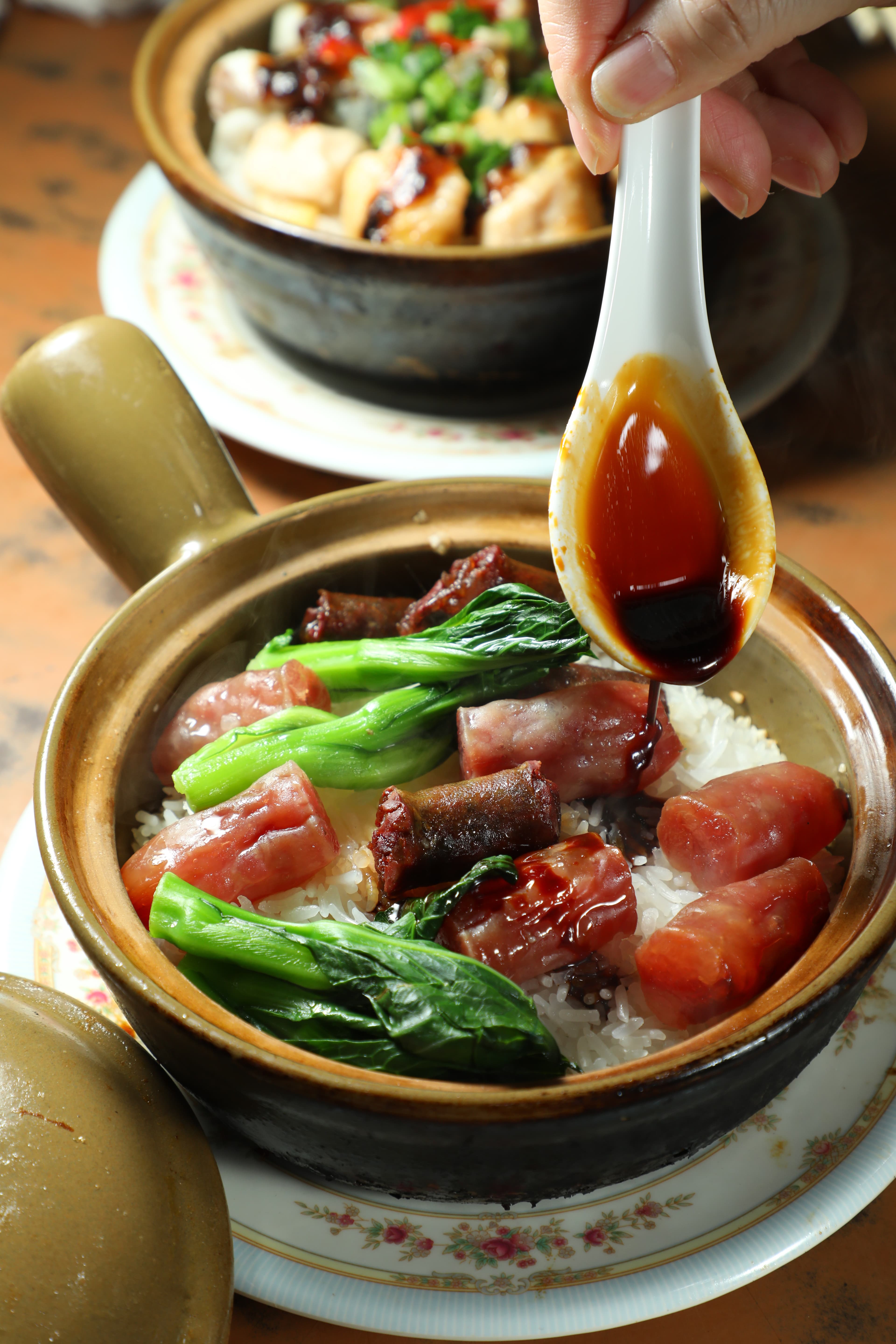 :「臘味飯」的肝腸與臘腸都大塊紮實。(港幣90元/份)