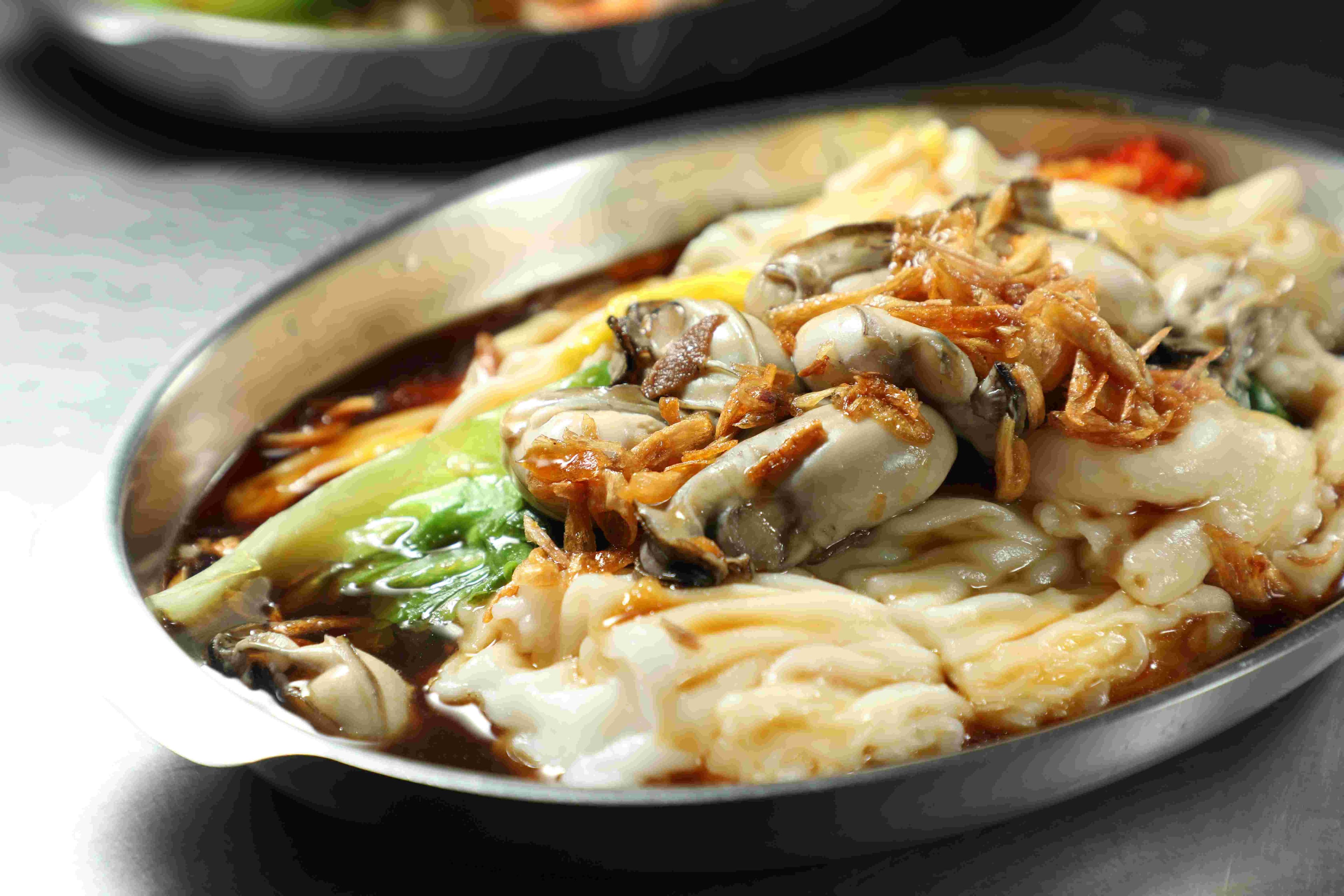 「牛肉+鮮蝦+鮮蚵腸粉」的蚵仔是另外蒸好再放上,牛肉和蝦仁品質也很好,一盤就是一頓奢華早午餐。(200元/份)