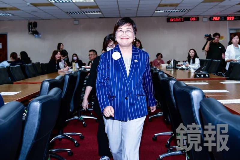 徐佳青被控濫用公務資源！外交部稱「需照顧孩子」　Cheap揶揄：以為她兒子剛滿14天