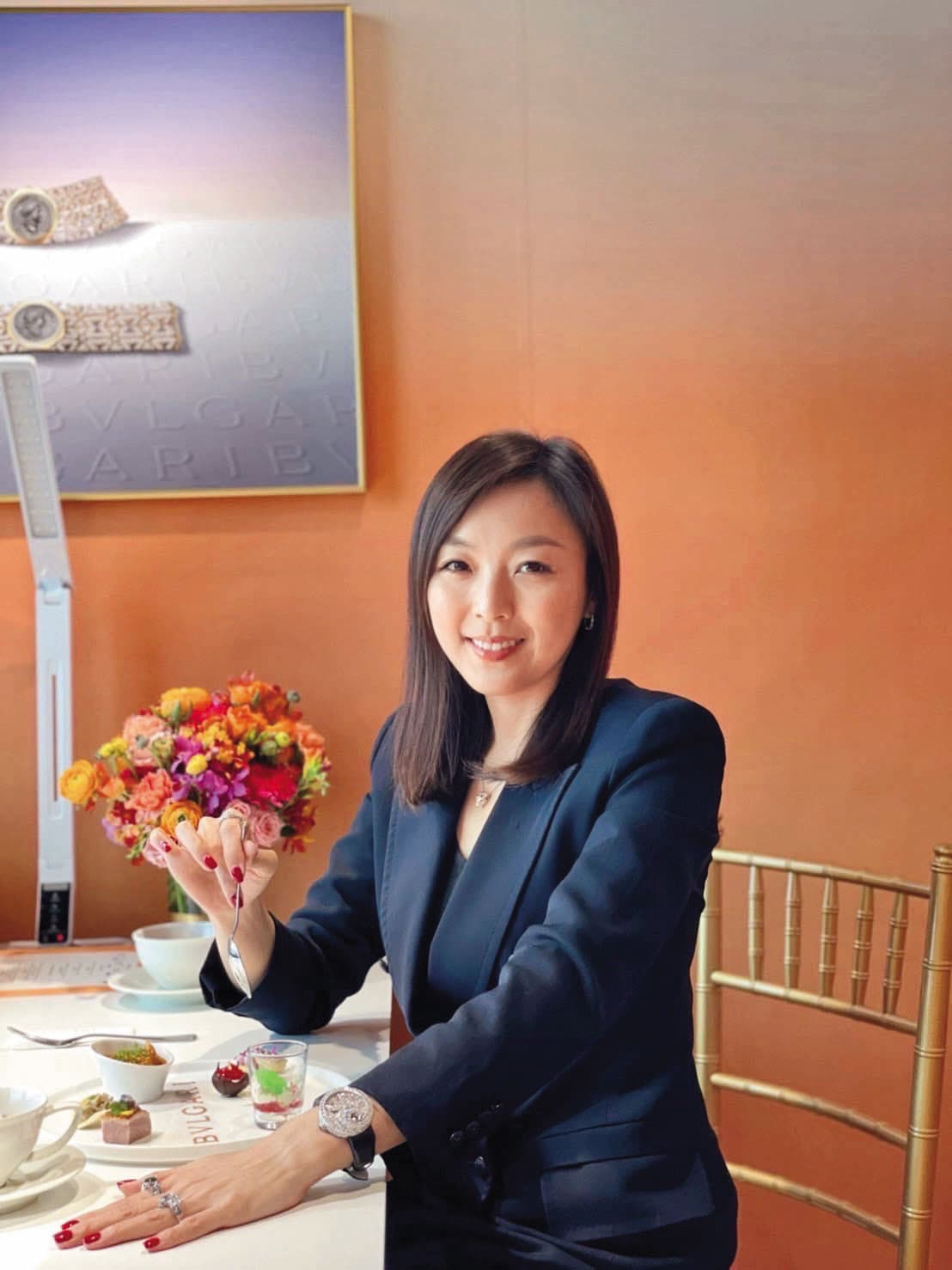 劉怡萱多次介入他人家庭,手上名錶是愛爾麗集團總裁常如山所贈。(讀者提供)