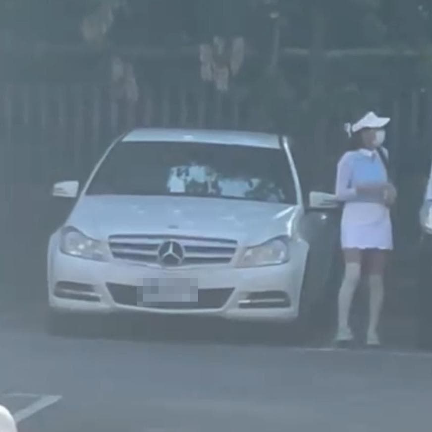 據說郭台銘的婚外情對象突然變得豪奢,除了自駕中古賓士,出入另有凌志接送,都是台灣首富的一片心意。