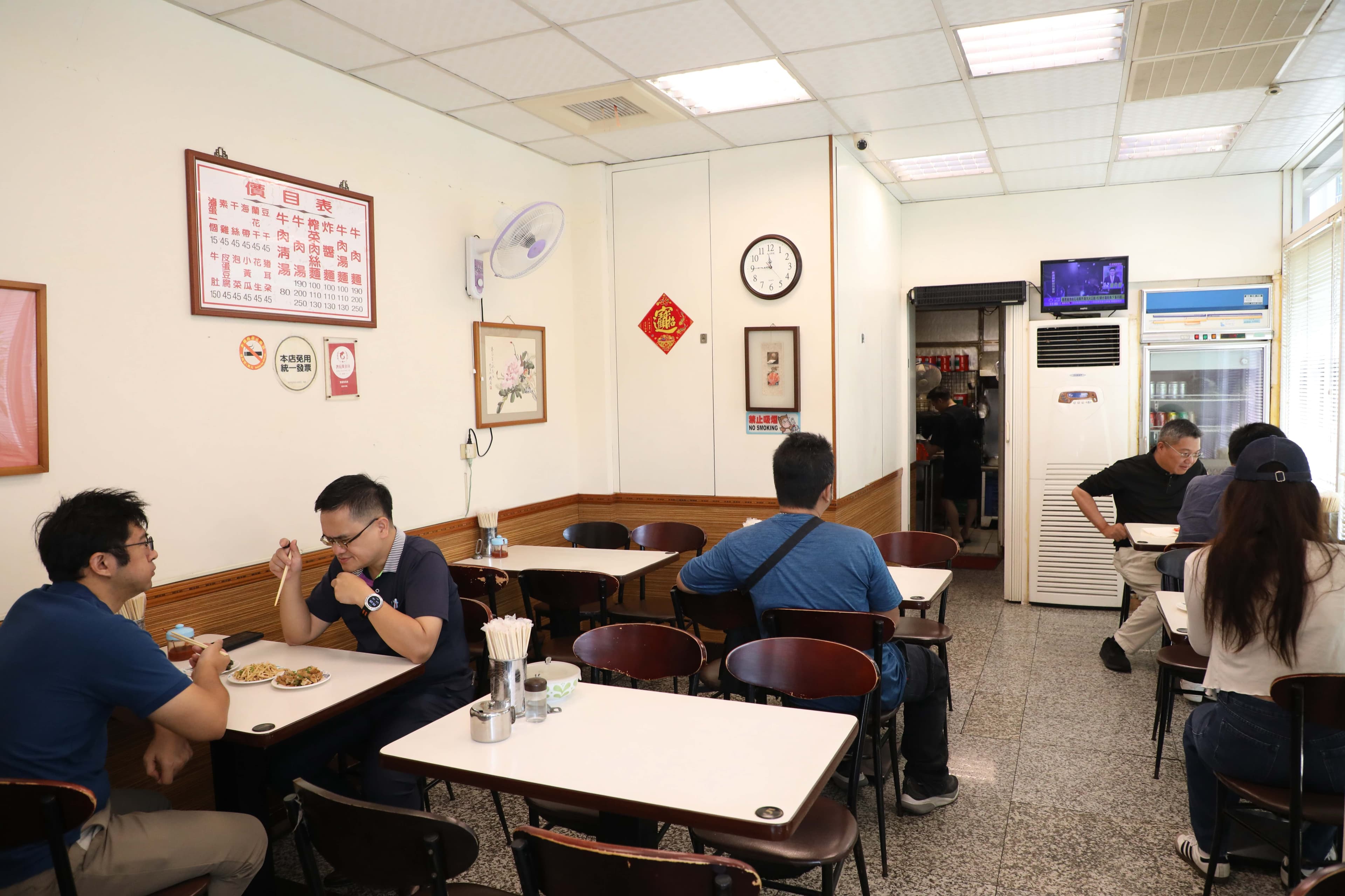 老顧客認準「老張」,依舊循著熟悉滋味找上門。