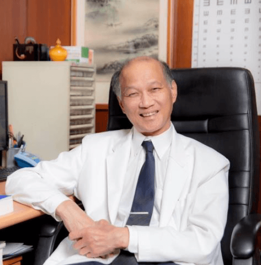 荻窪國際醫院院長范育仁,現年75歲。(翻攝醫院官網)