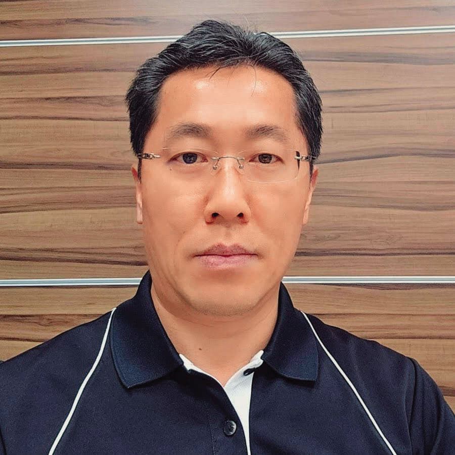 美超微台灣區業務經理張瑞滄是盜賣輝達晶片共犯,一併遭美方起訴。(翻攝X)
