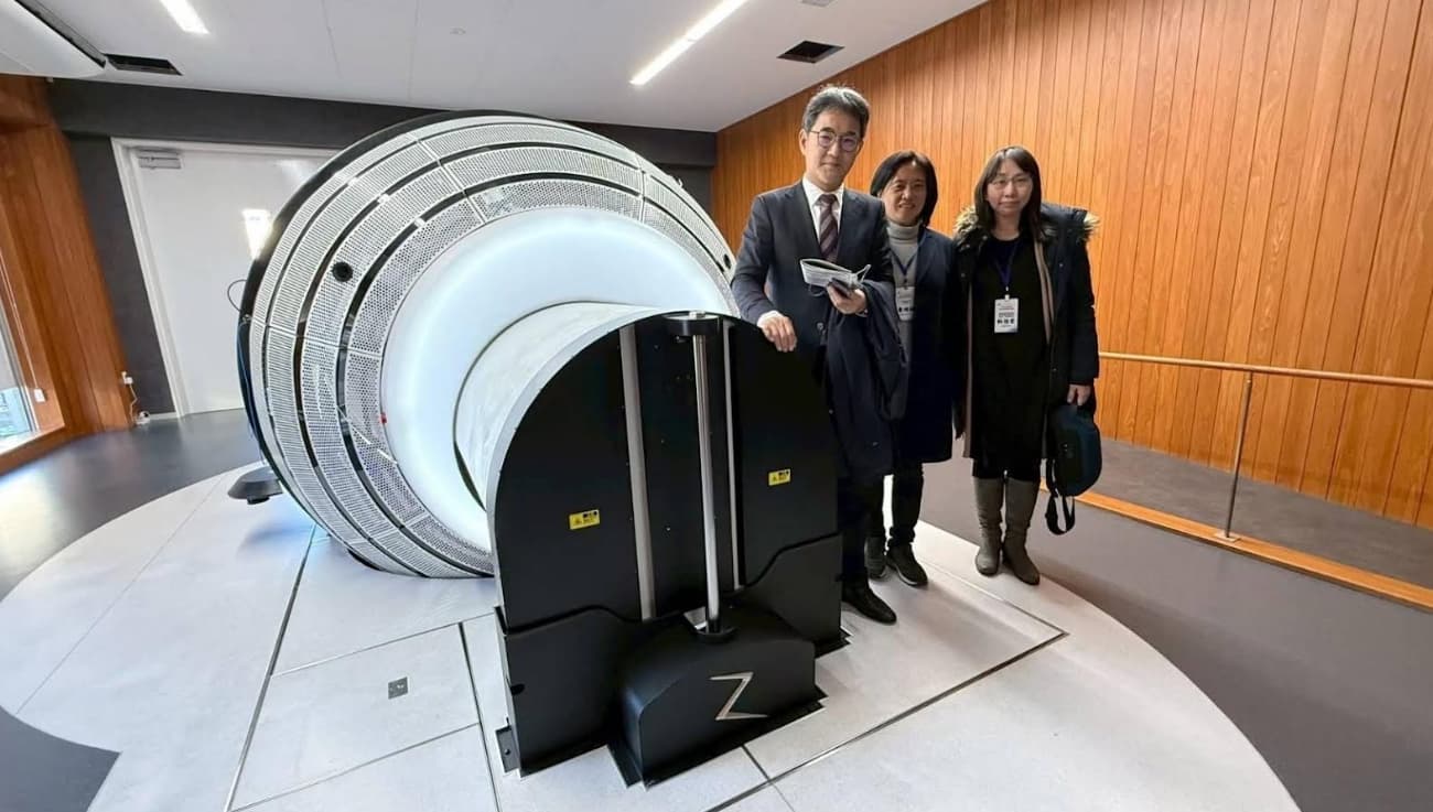 ZAP-X 不採用傳統放射治療常見的鈷-60放射源,具備安全與先進技術特質,已獲核安會肯定。(劉建國辦公室提供)