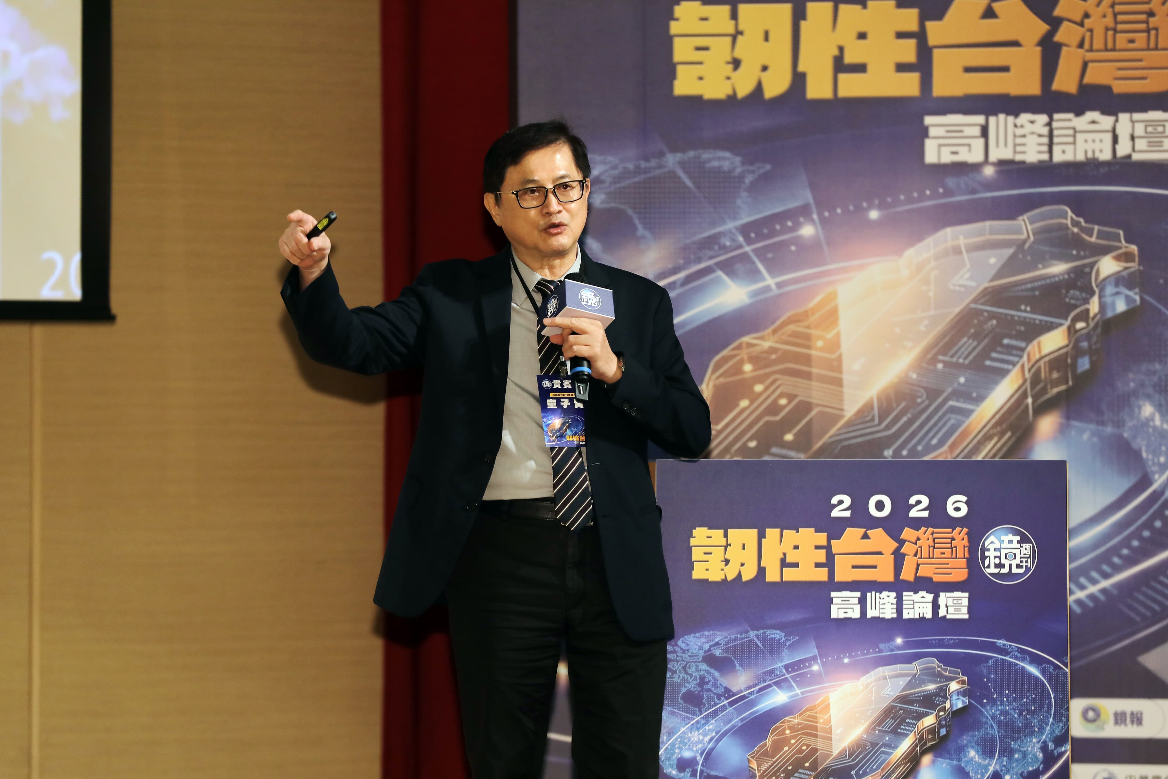 童子賢不諱言過去也曾對核能有所誤會,但他強調,要電力穩定且不排碳,台灣才能趕上國際趨勢。