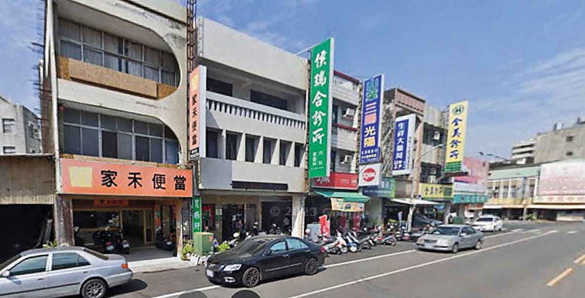 台南學甲「侯瑞合診所」（圖）是台南知名醫生家族，父母與女兒侯娟妃卻鬧家變。（翻攝Google Maps）