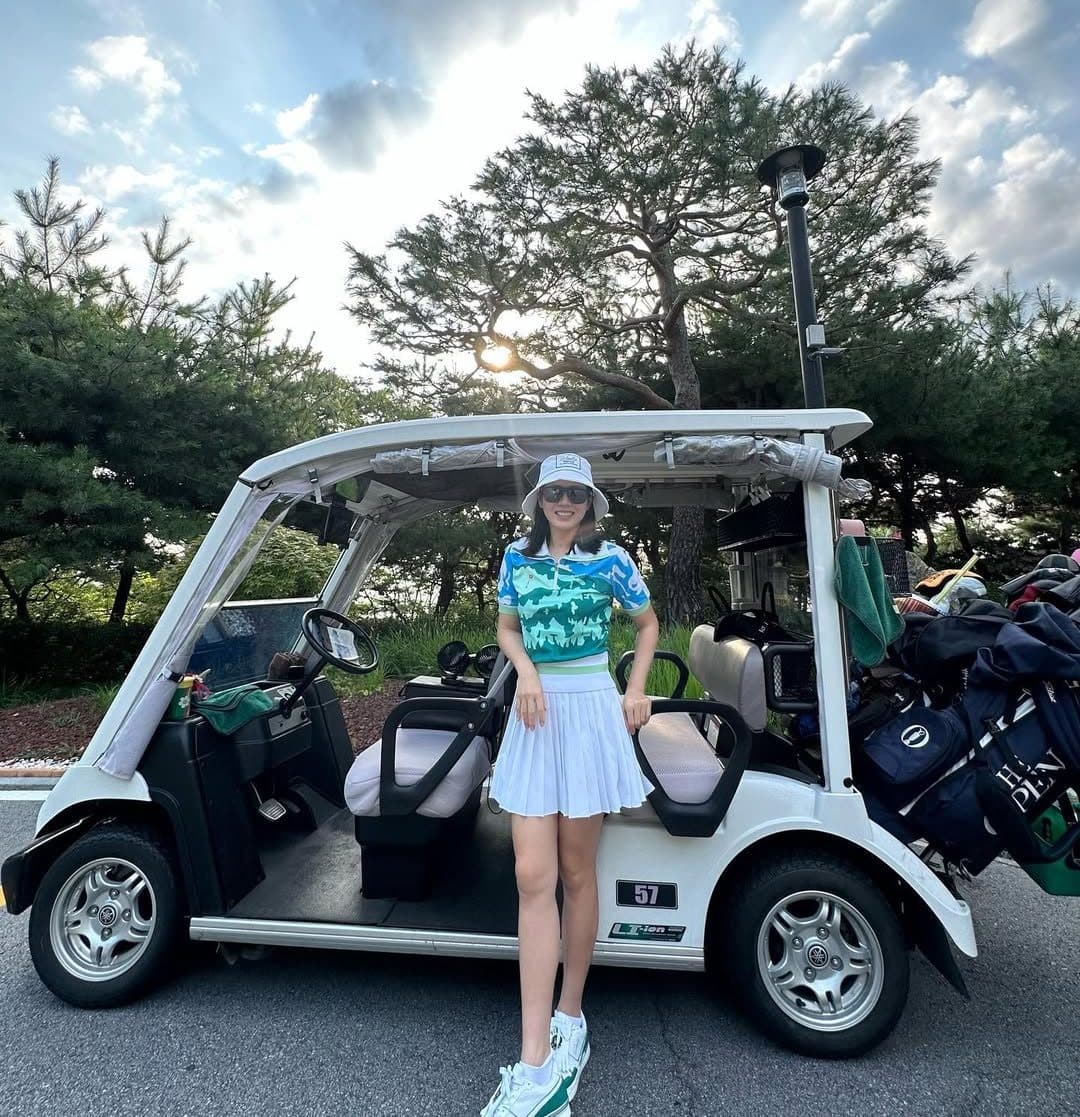玄彬與孫藝真因共同熱愛高爾夫球拉近距離,婚後夫妻倆仍常以打球作為休閒,屢被目擊現身球場。(翻攝孫藝真IG)