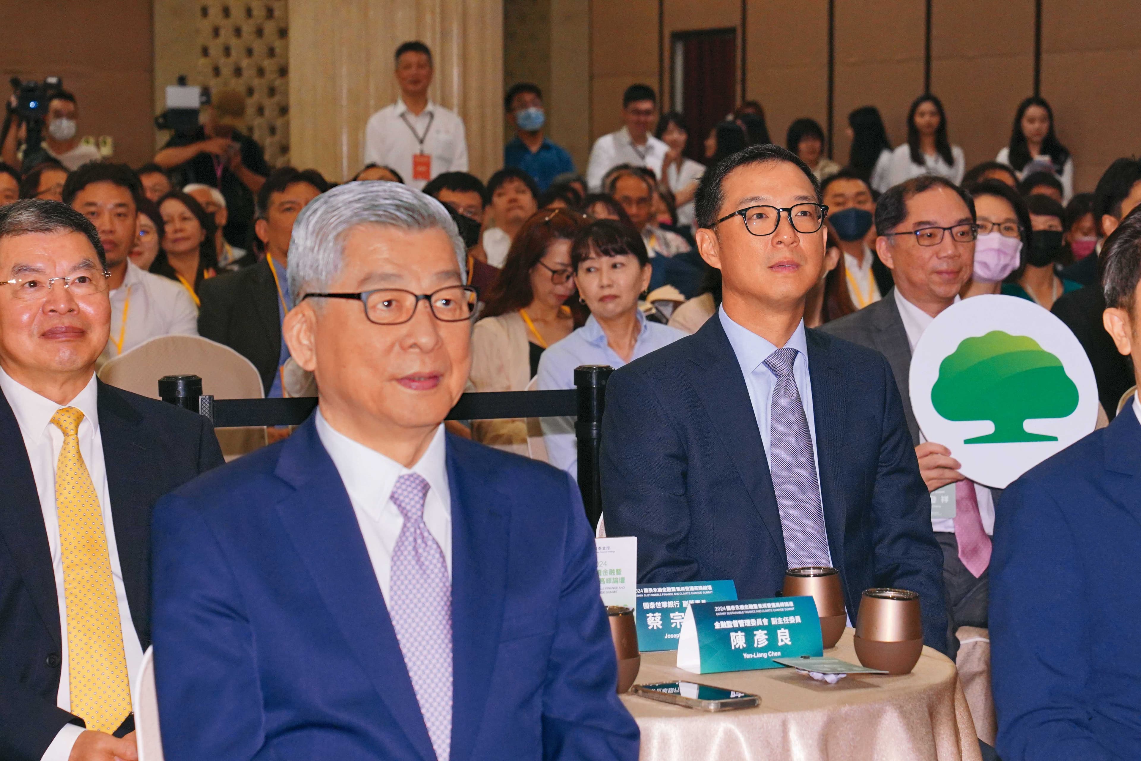 國泰金是否因「內控治理不當」蒙塵的招牌重新擦亮,考驗著蔡宏圖與蔡宗翰的智慧。