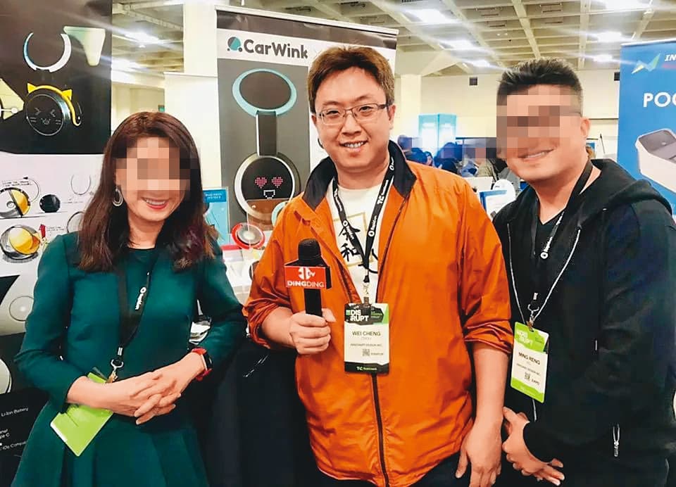 堂哥周威成（中）熱心維護周子瑜在台灣的廠商關係，也一度成為對外發言窗口。（翻攝自清大官網）