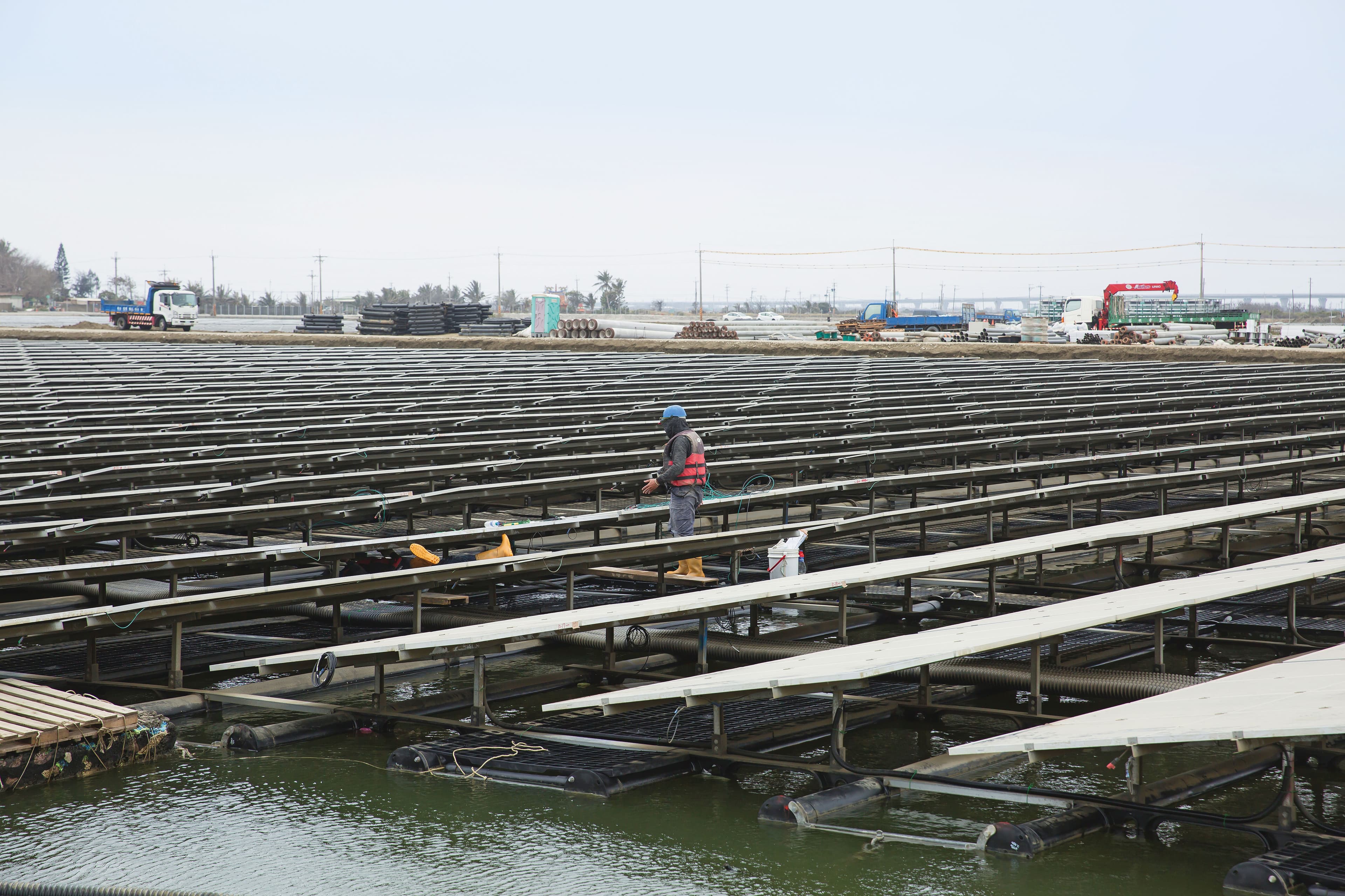 泓德能源創業的前10年,主攻太陽能發電案場。