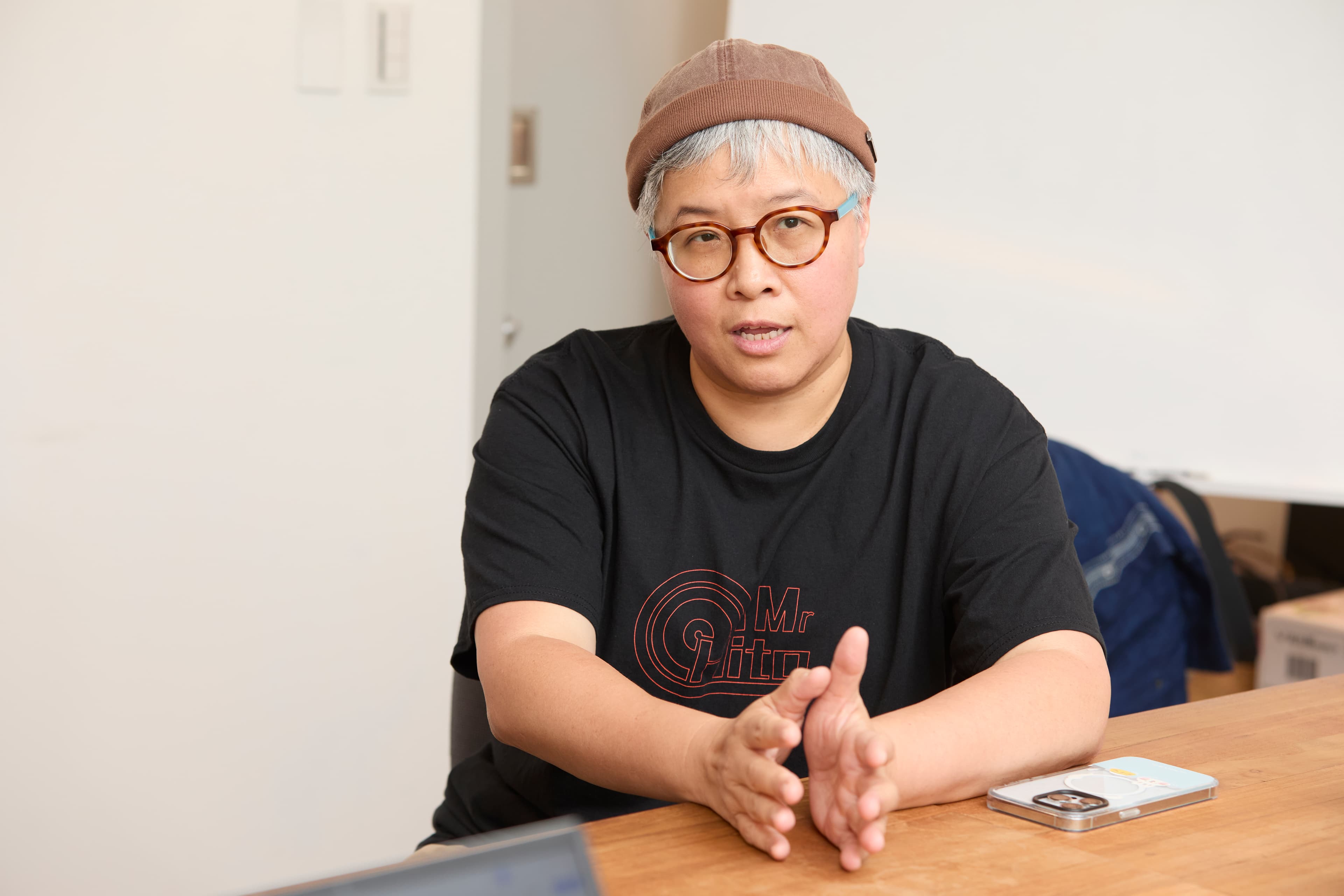 黃婷第一次參與接觸影視作品製作,投入其中後才發現與音樂產業大不同。