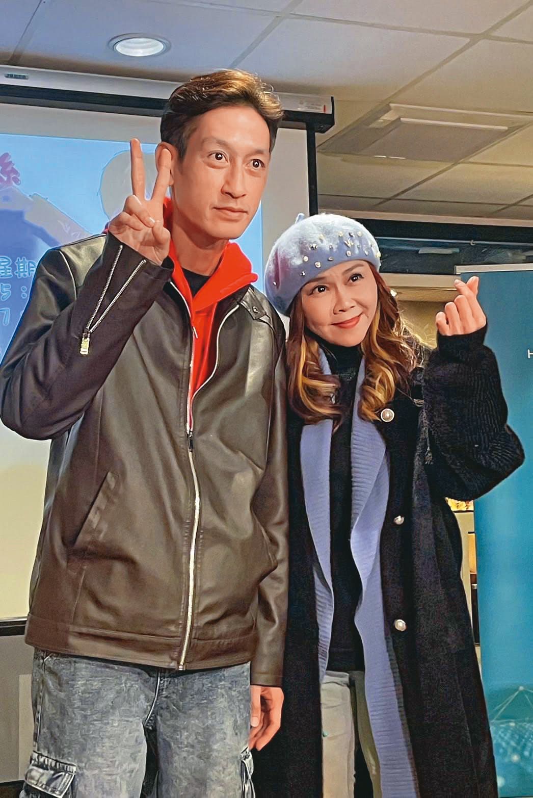 今年2月,江映瑤(右)巧遇唐治平(左),她上前為他打氣加油。(翻攝自江映瑤臉書)