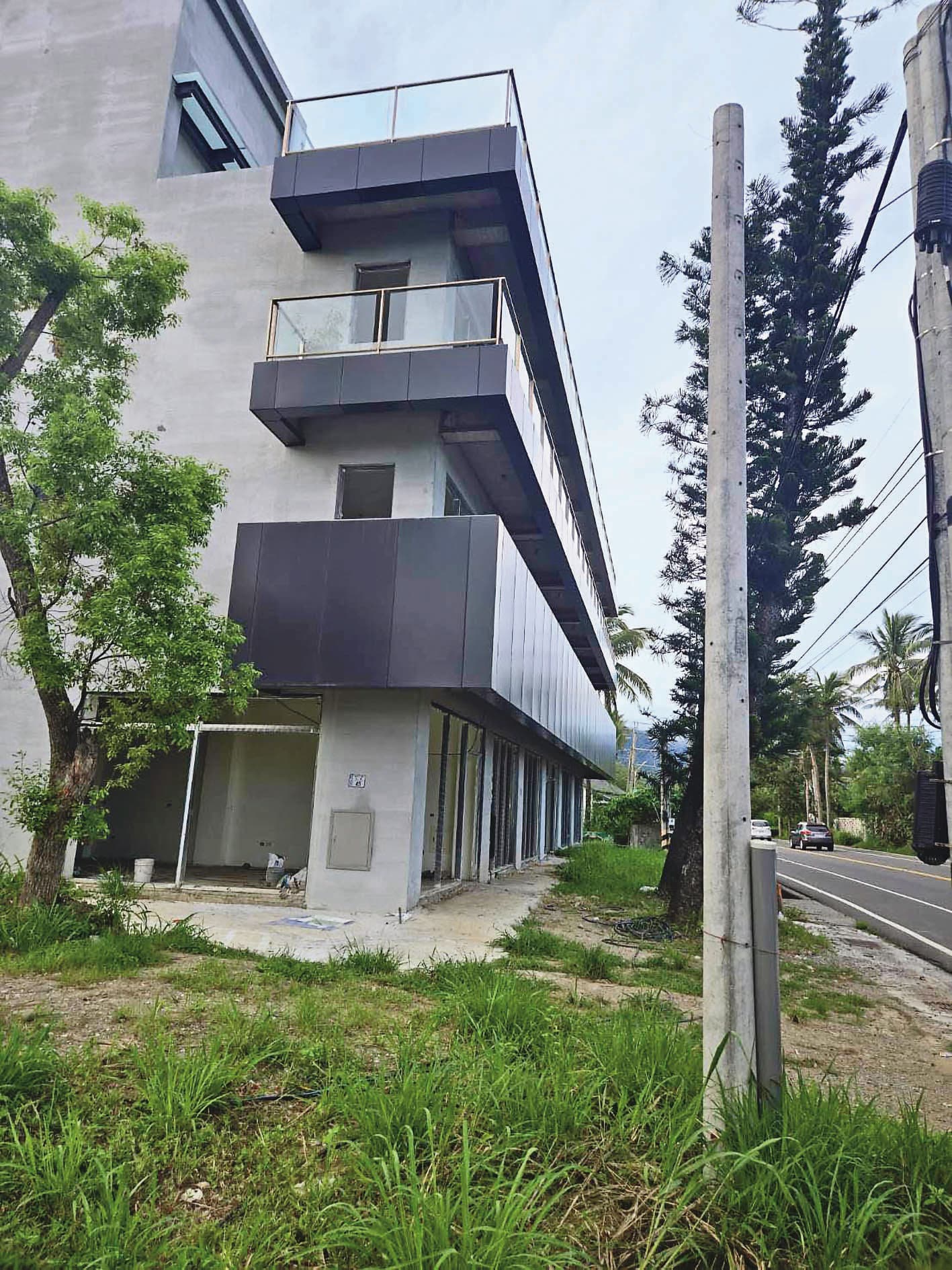 鄰近安養中心的356號地上如今已有固定建物。(讀者提供)