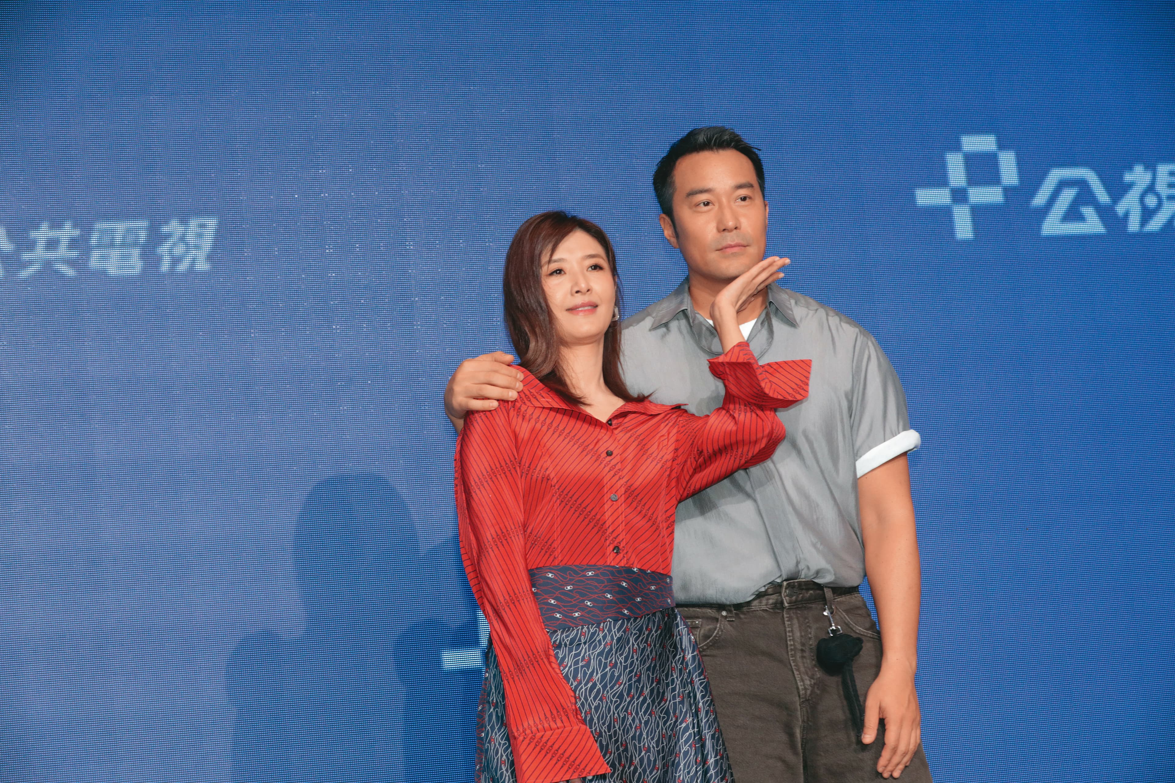 搭檔蘇慧倫(左)演出《欠你的那場婚禮》,張孝全(右)演活中年廢大叔的軟爛不成材。