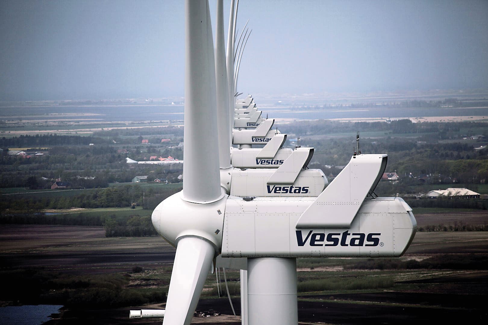 丹麥風力發電機大廠Vestas對於不平等合約一說，表示不予認同，但並未說明細節。（翻攝Vestas臉書）