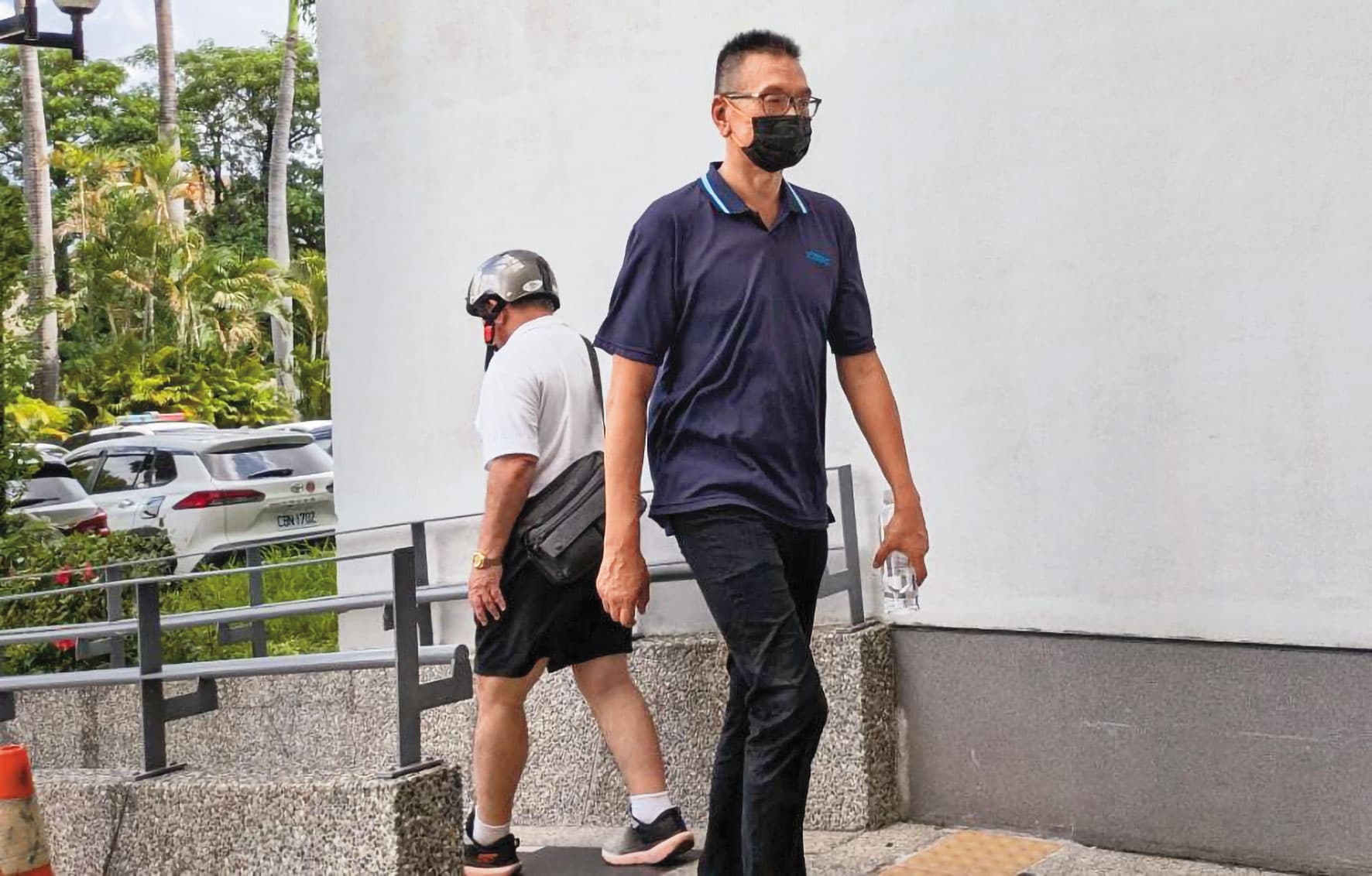 原裁定2千萬元交保的中聯總經理余凌冲,身穿公司制服至台中地院開庭,遭法官裁定羈押禁見。